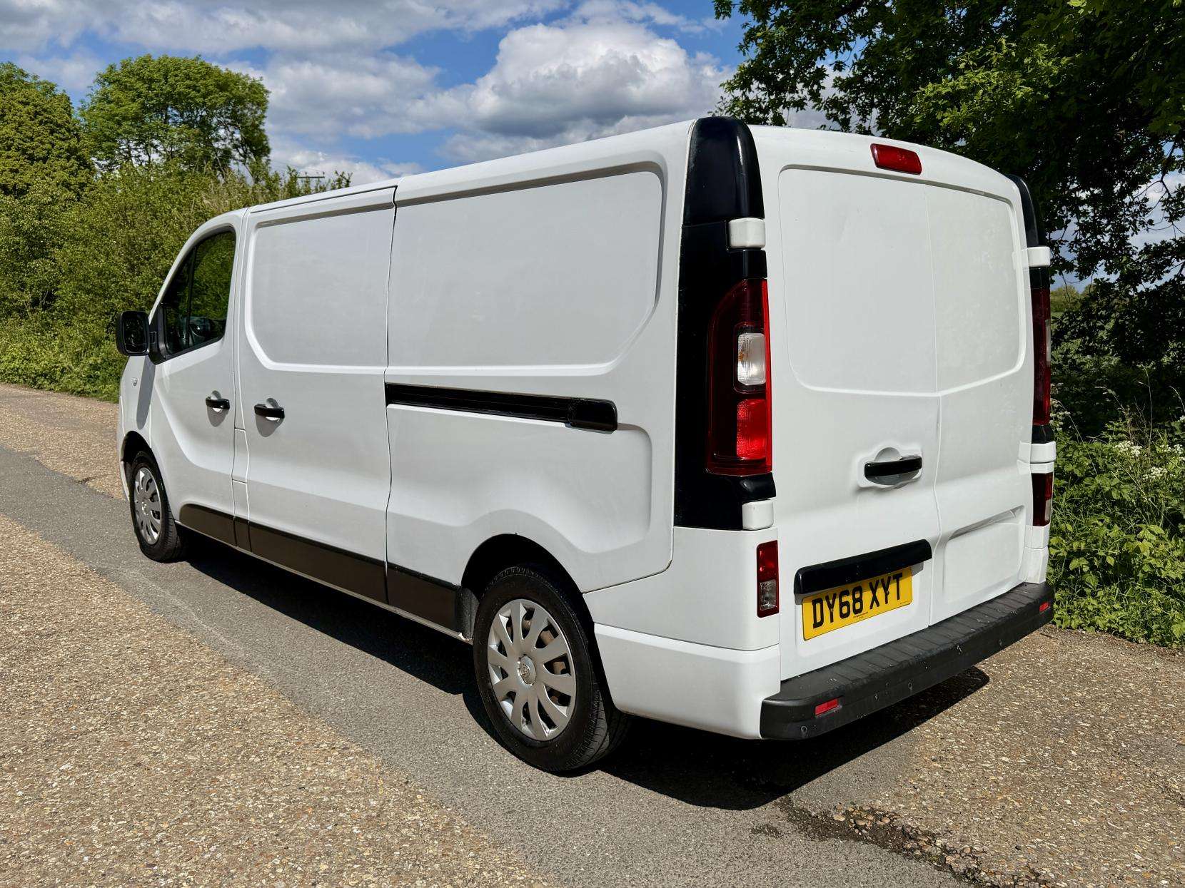 A 2018 VAUXHALL VIVARO 1.6 CDTi 2900 Sportive Panel Van 5dr Diesel Manual L2 H1 Euro 6 (120 ps) A 2018 VAUXHALL VIVARO 1.6 CDTi 2900 Sportive Panel Van 5dr Diesel Manual L2 H1 Euro 6 (120 ps)