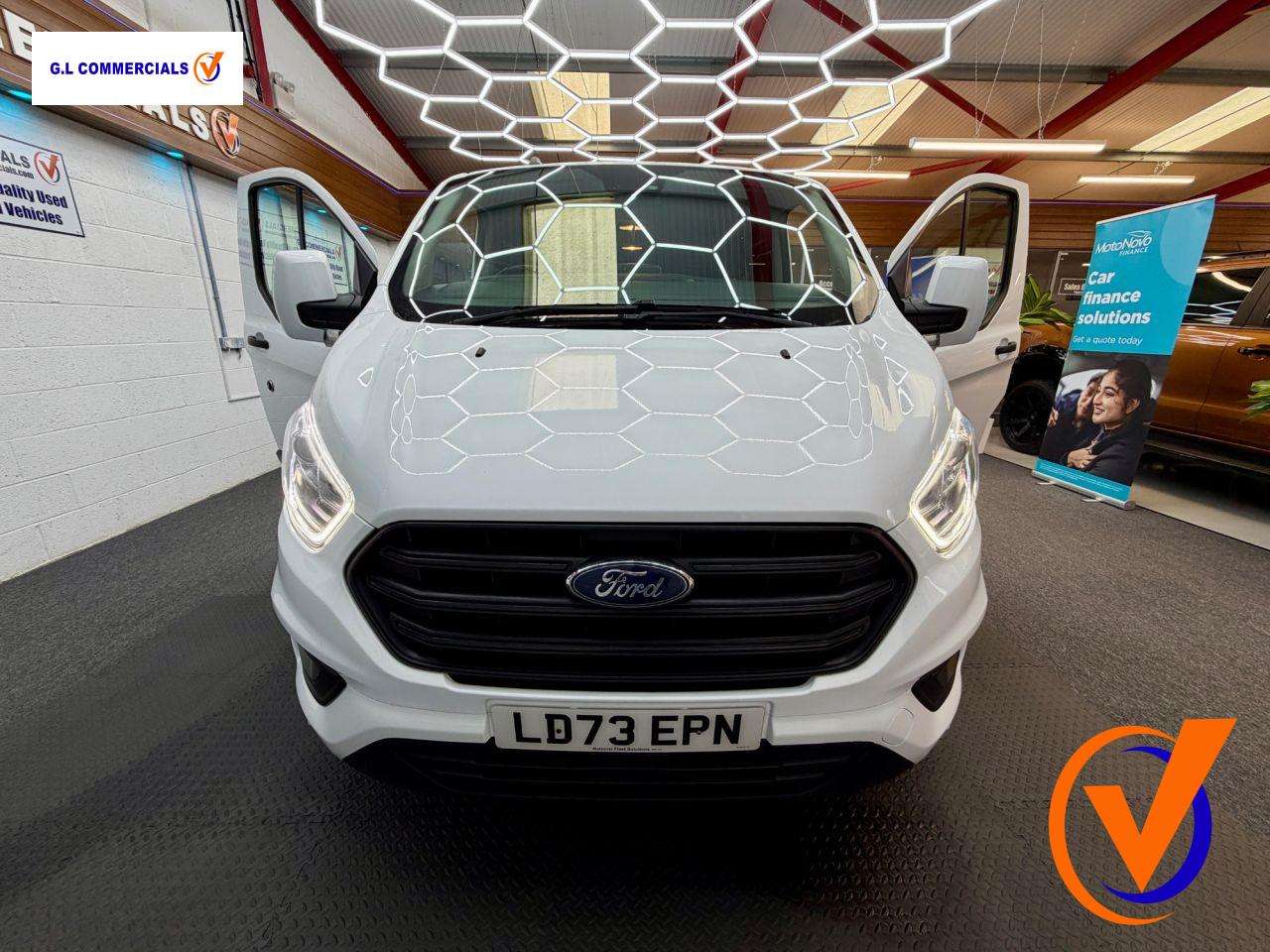 A 2023 FORD TRANSIT CUSTOM 2.0 320 EcoBlue Trend Kombi Double Cab 5dr Diesel Auto L2 H1 Euro 6 (s/s) (130 ps) A 2023 FORD TRANSIT CUSTOM 2.0 320 EcoBlue Trend Kombi Double Cab 5dr Diesel Auto L2 H1 Euro 6 (s/s) (130 ps)