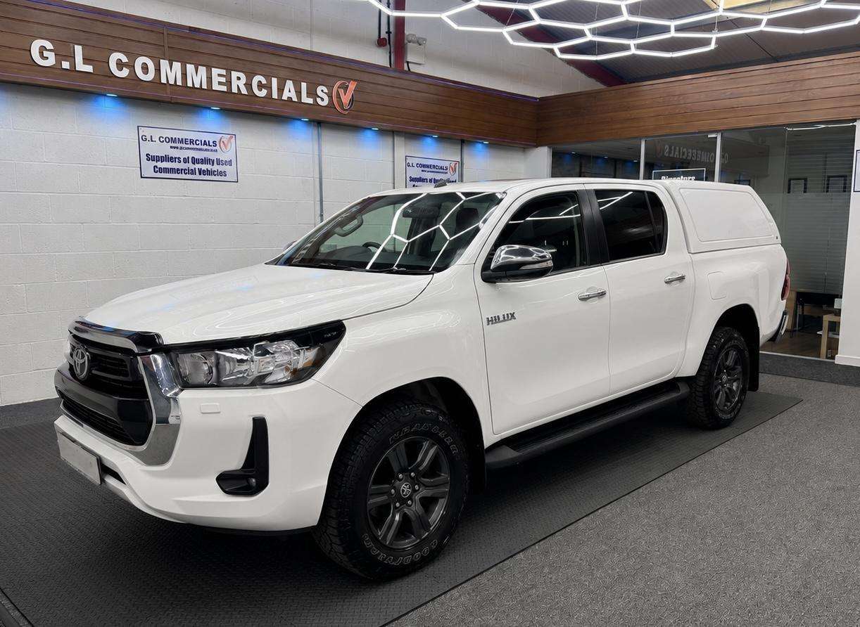 A 2021 TOYOTA HILUX 2.4 D-4D Icon Pickup Double Cab 4dr Diesel Manual 4WD Euro 6 (s/s) (150 ps) A 2021 TOYOTA HILUX 2.4 D-4D Icon Pickup Double Cab 4dr Diesel Manual 4WD Euro 6 (s/s) (150 ps)
