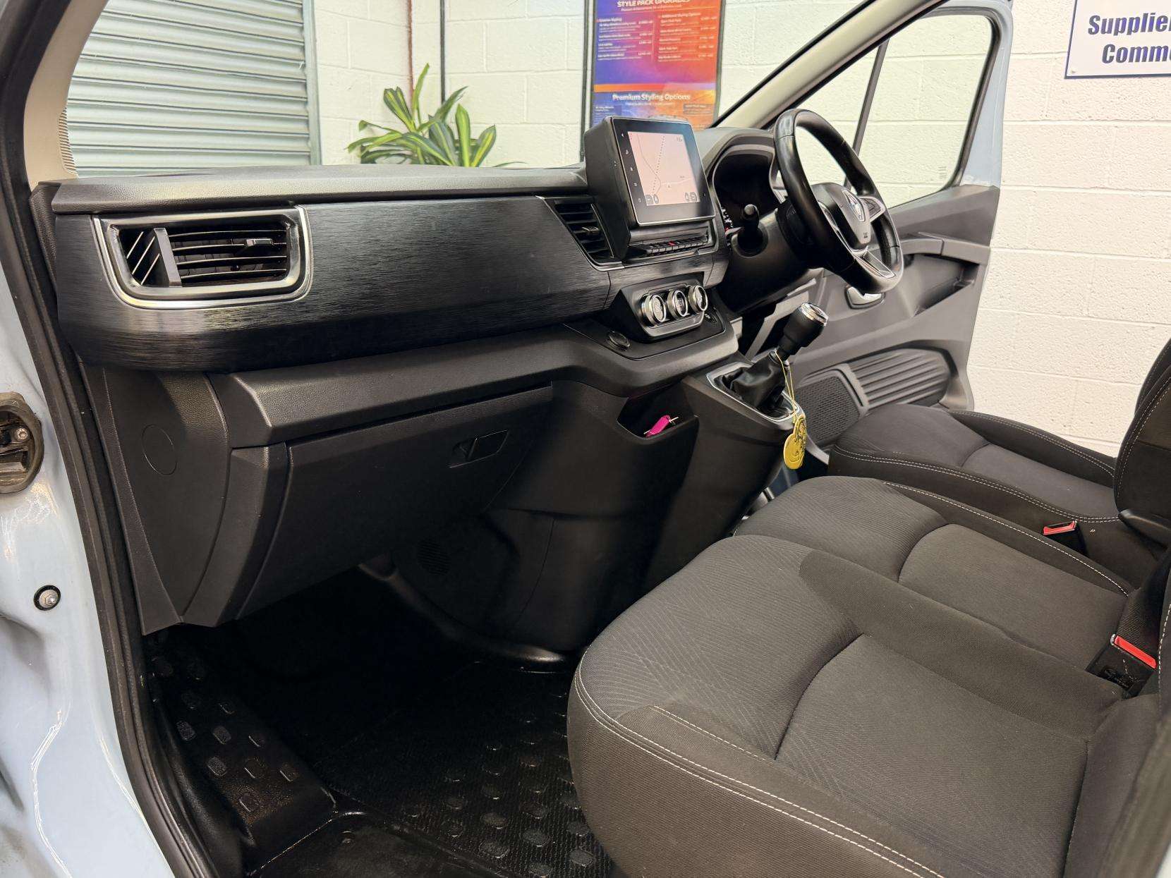 2023 RENAULT TRAFIC 2023 RENAULT TRAFIC