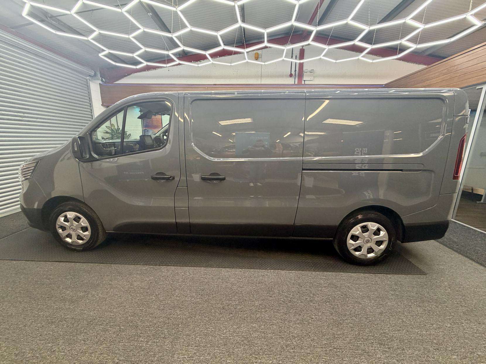A 2023 RENAULT TRAFIC 2.0 dCi Blue LL30 Advance Panel Van 5dr Diesel Manual L2 H1 Euro 6 (s/s) (130 ps) A 2023 RENAULT TRAFIC 2.0 dCi Blue LL30 Advance Panel Van 5dr Diesel Manual L2 H1 Euro 6 (s/s) (130 ps)