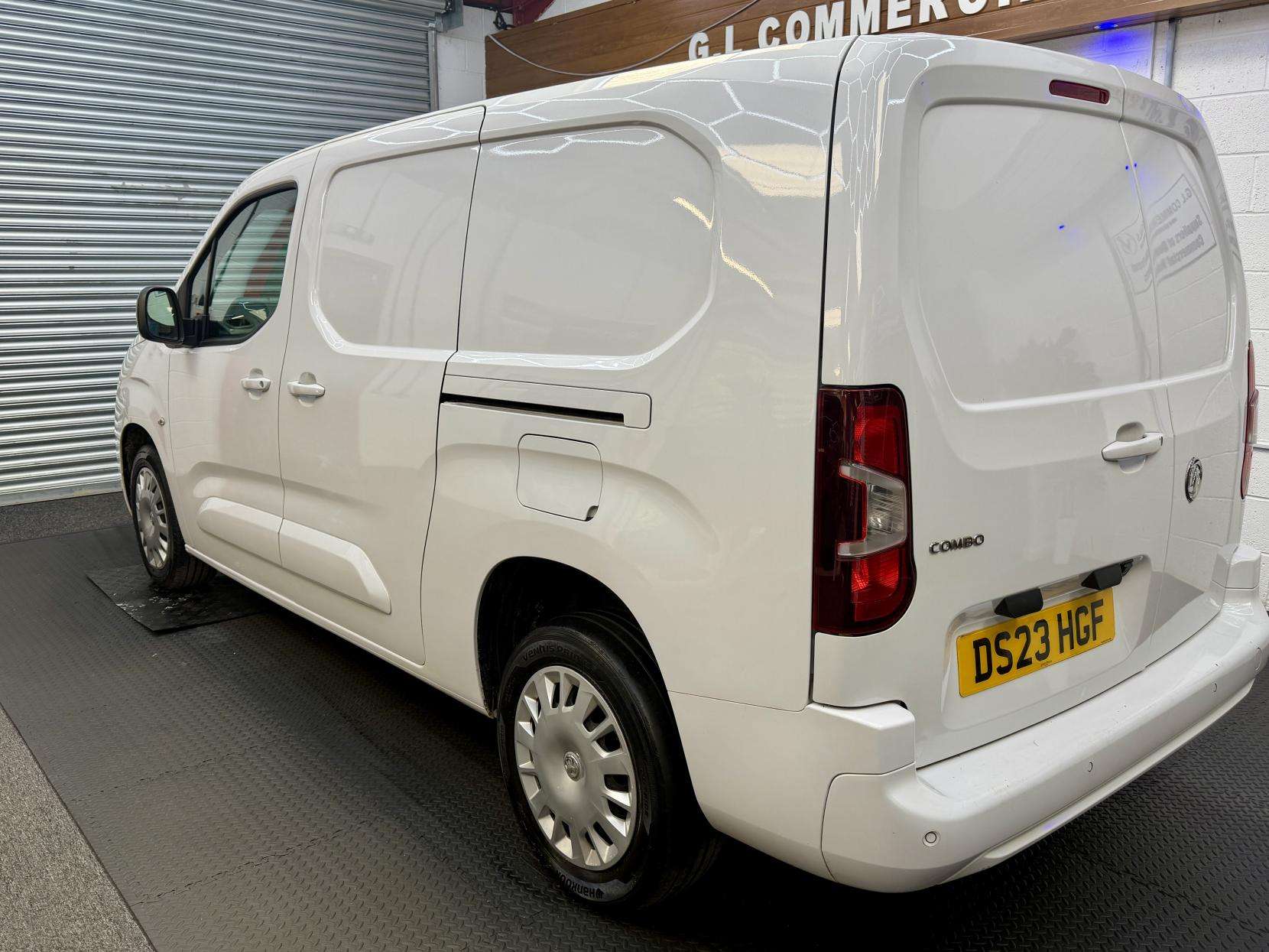 A 2023 VAUXHALL COMBO 1.5 Turbo D 2300 Pro Panel Van 6dr Diesel Manual L2 H1 Euro 6 (s/s) (100 ps) A 2023 VAUXHALL COMBO 1.5 Turbo D 2300 Pro Panel Van 6dr Diesel Manual L2 H1 Euro 6 (s/s) (100 ps)