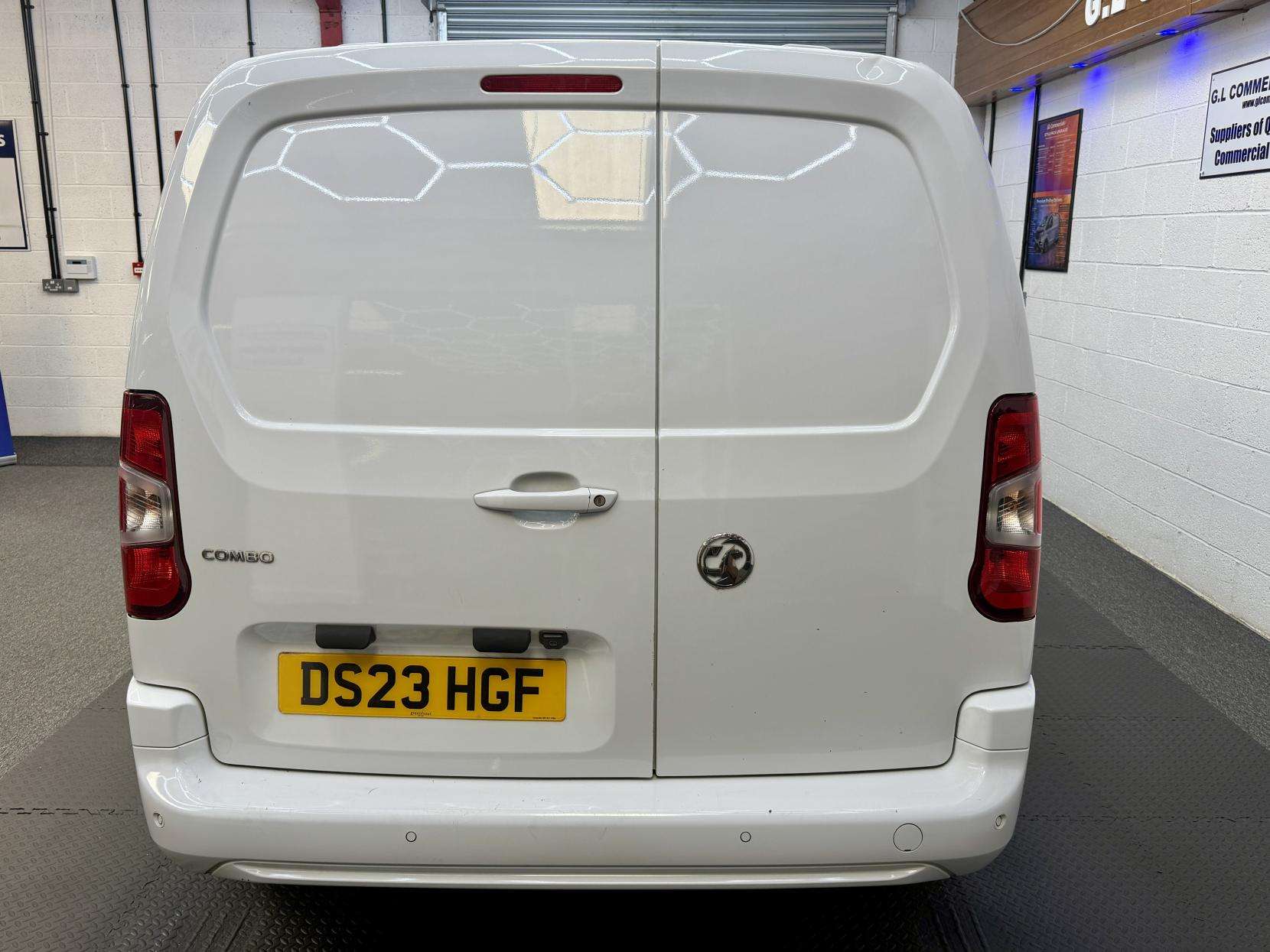 A 2023 VAUXHALL COMBO 1.5 Turbo D 2300 Pro Panel Van 6dr Diesel Manual L2 H1 Euro 6 (s/s) (100 ps) A 2023 VAUXHALL COMBO 1.5 Turbo D 2300 Pro Panel Van 6dr Diesel Manual L2 H1 Euro 6 (s/s) (100 ps)