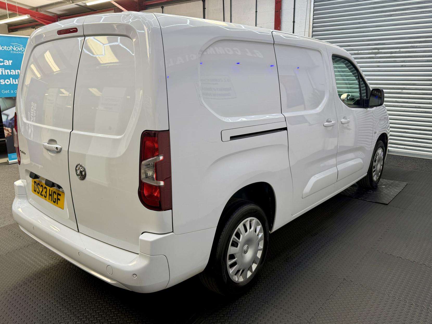 A 2023 VAUXHALL COMBO 1.5 Turbo D 2300 Pro Panel Van 6dr Diesel Manual L2 H1 Euro 6 (s/s) (100 ps) A 2023 VAUXHALL COMBO 1.5 Turbo D 2300 Pro Panel Van 6dr Diesel Manual L2 H1 Euro 6 (s/s) (100 ps)