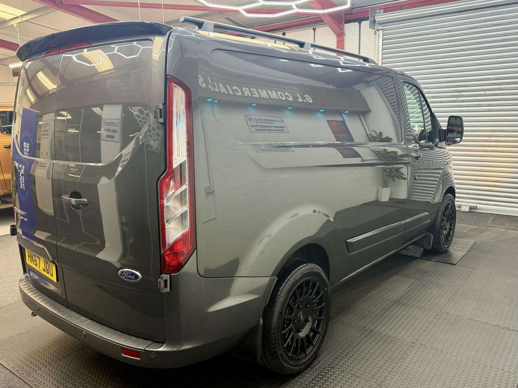 A 2017 FORD TRANSIT CUSTOM 2.0 TDCi 290 Limited L1* PREMIUM STYLING KIT * A 2017 FORD TRANSIT CUSTOM 2.0 TDCi 290 Limited L1* PREMIUM STYLING KIT *