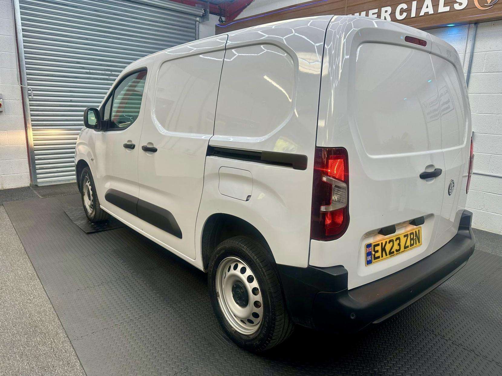A 2023 VAUXHALL COMBO 1.5 Turbo D 2300 Prime Panel Van 5dr Diesel Manual L1 H1 Euro 6 (s/s) (100 ps) A 2023 VAUXHALL COMBO 1.5 Turbo D 2300 Prime Panel Van 5dr Diesel Manual L1 H1 Euro 6 (s/s) (100 ps)