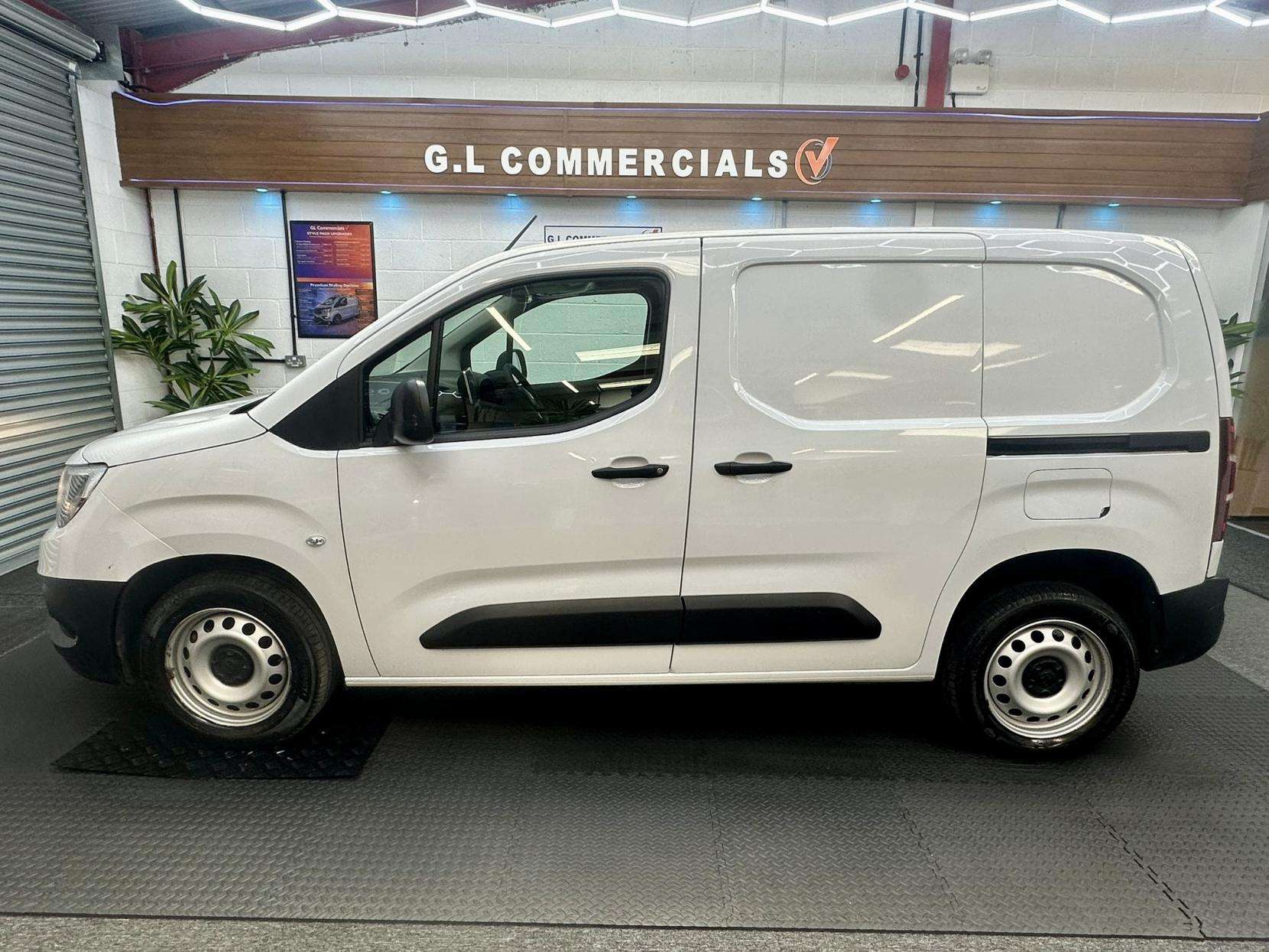 A 2023 VAUXHALL COMBO 1.5 Turbo D 2300 Prime Panel Van 5dr Diesel Manual L1 H1 Euro 6 (s/s) (100 ps) A 2023 VAUXHALL COMBO 1.5 Turbo D 2300 Prime Panel Van 5dr Diesel Manual L1 H1 Euro 6 (s/s) (100 ps)