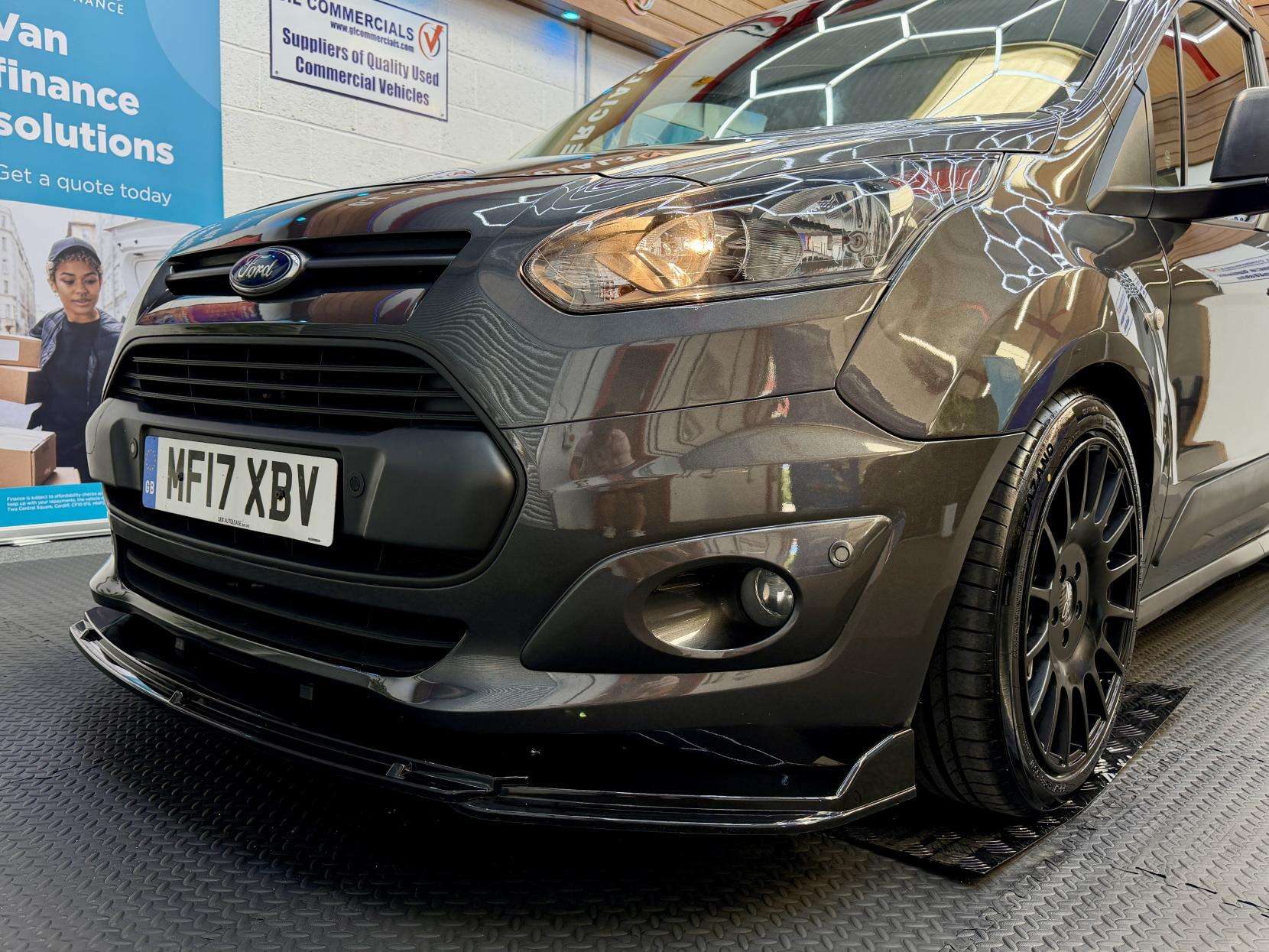 A 2017 FORD TRANSIT CONNECT 1.5 TDCi 230 Trend Combi Van 6dr Diesel Powershift L2 H1 (133 g/km, 118 bhp) A 2017 FORD TRANSIT CONNECT 1.5 TDCi 230 Trend Combi Van 6dr Diesel Powershift L2 H1 (133 g/km, 118 bhp)