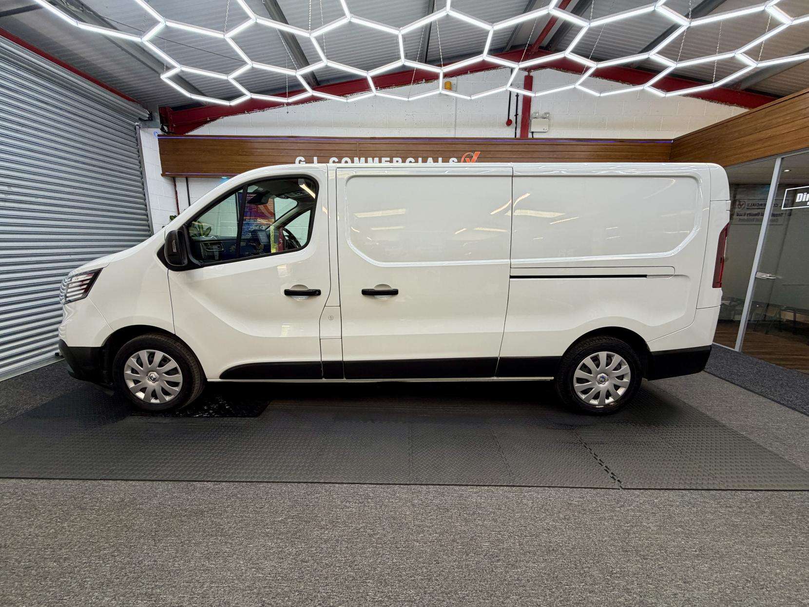 A 2023 RENAULT TRAFIC 2.0 dCi Blue LL30 Business+ Panel Van 5dr Diesel Manual L2 H1 Euro 6 (s/s) (130 ps) A 2023 RENAULT TRAFIC 2.0 dCi Blue LL30 Business+ Panel Van 5dr Diesel Manual L2 H1 Euro 6 (s/s) (130 ps)