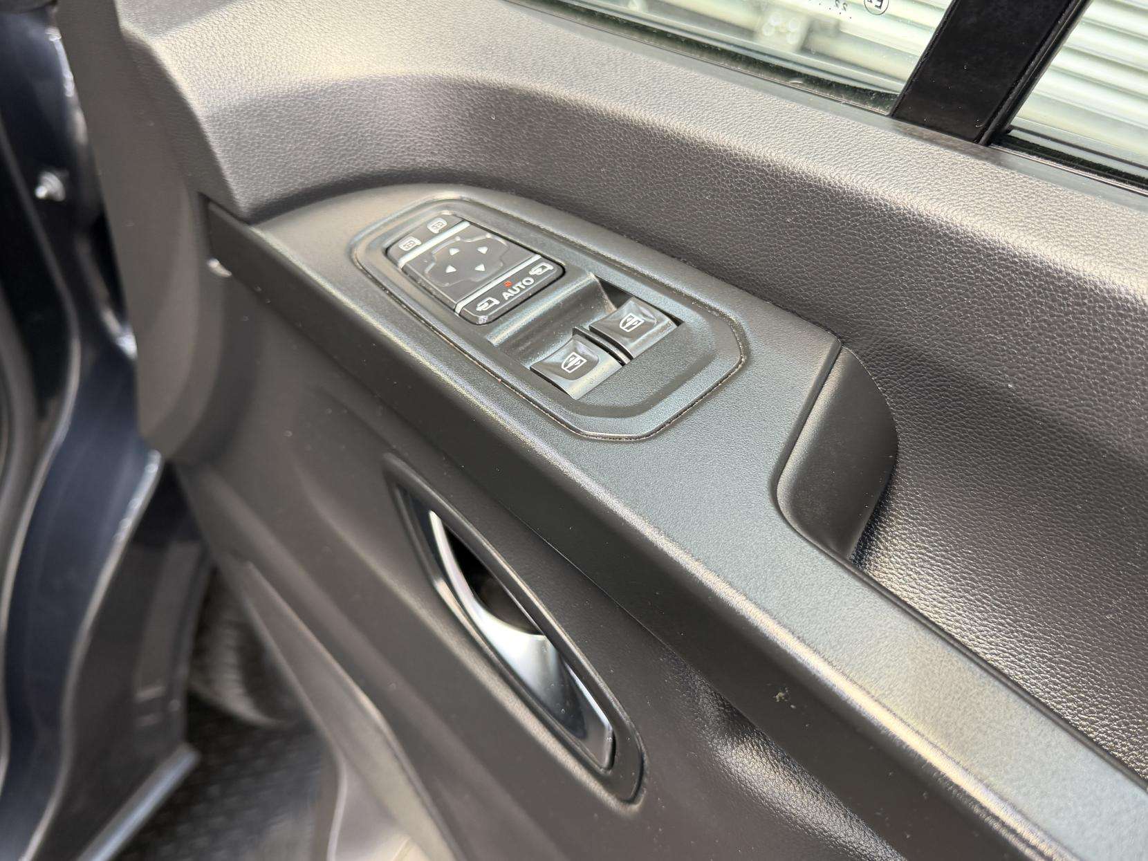 2023 RENAULT TRAFIC 2023 RENAULT TRAFIC