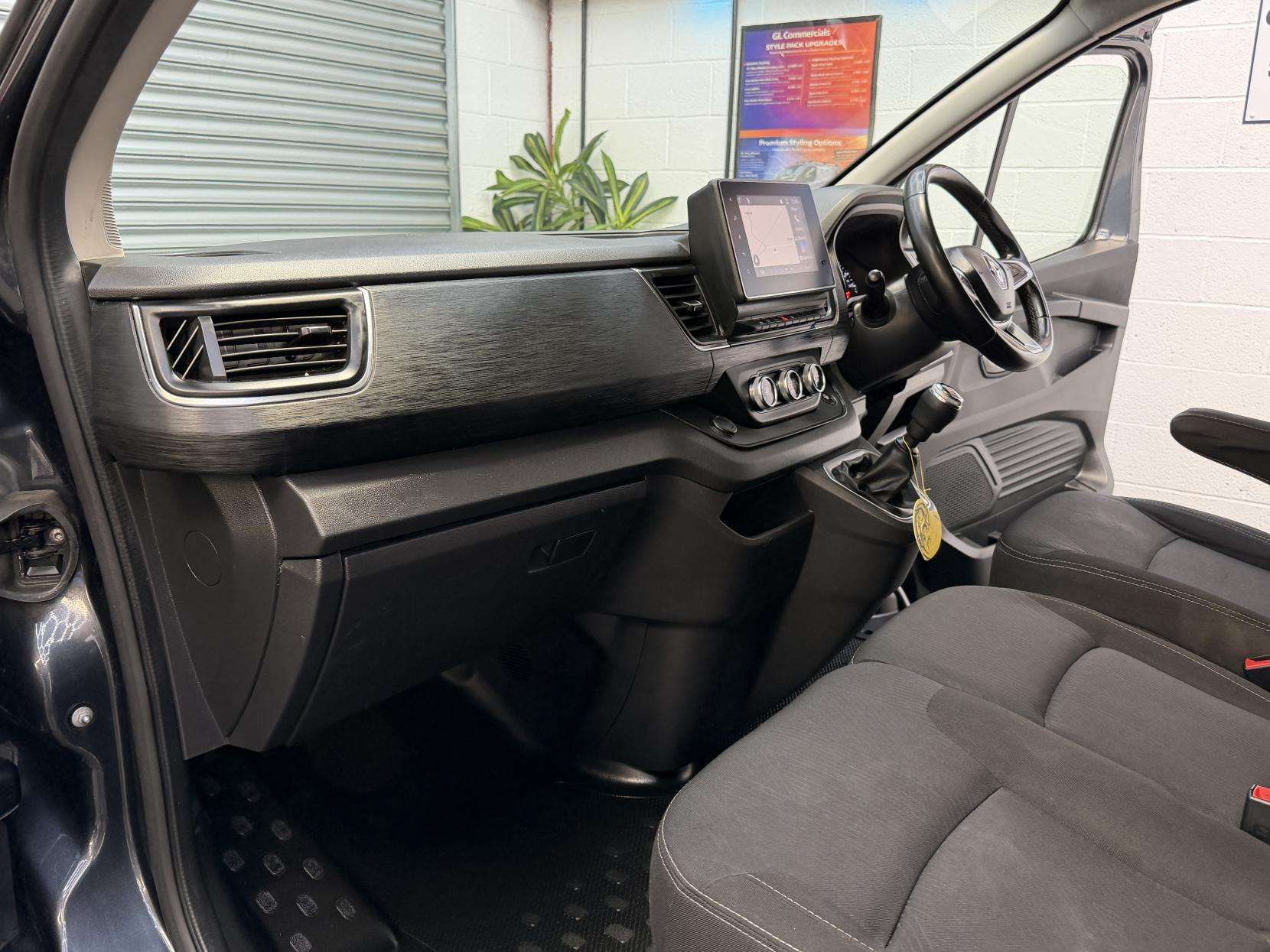 2023 RENAULT TRAFIC 2023 RENAULT TRAFIC