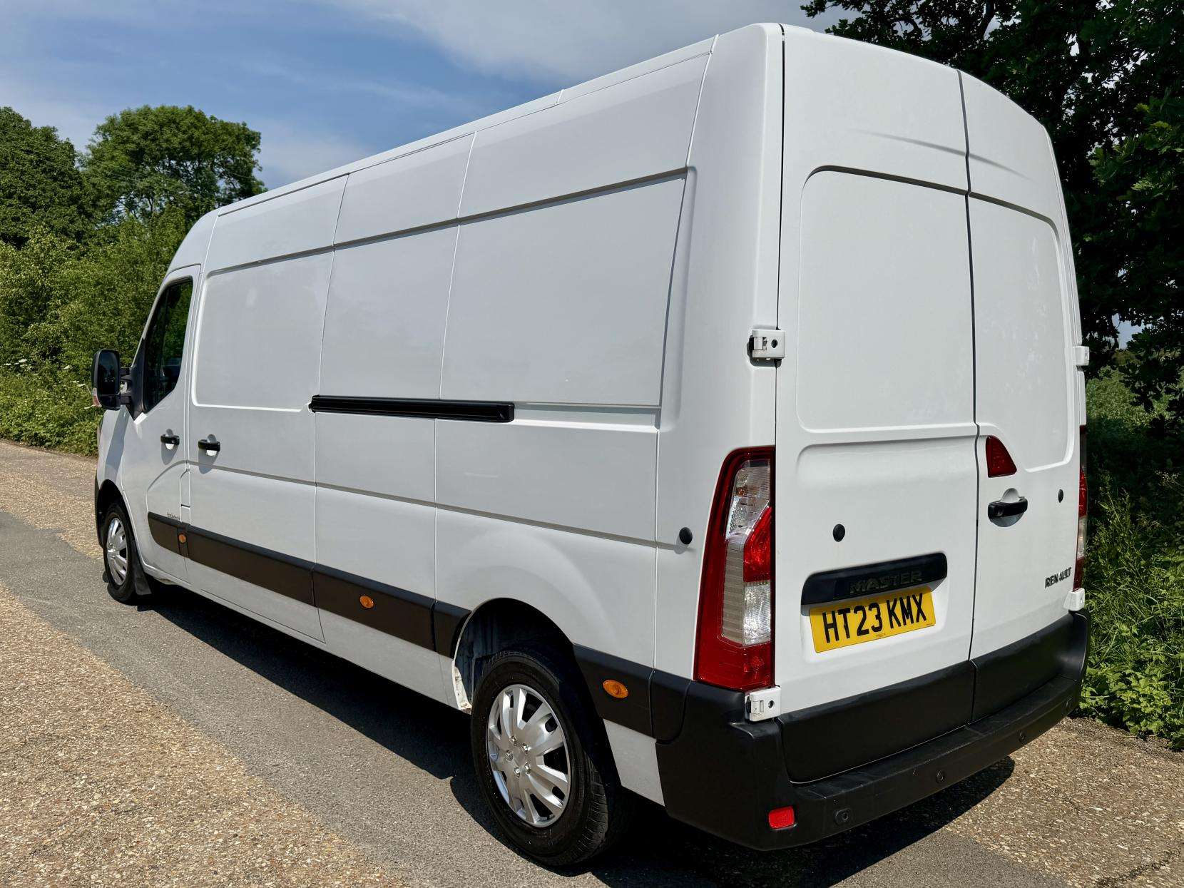 A 2023 RENAULT MASTER 2.3 dCi 35 Business+ Panel Van 4dr Diesel Manual FWD LWB Medium Roof Euro 6 (135 ps) A 2023 RENAULT MASTER 2.3 dCi 35 Business+ Panel Van 4dr Diesel Manual FWD LWB Medium Roof Euro 6 (135 ps)