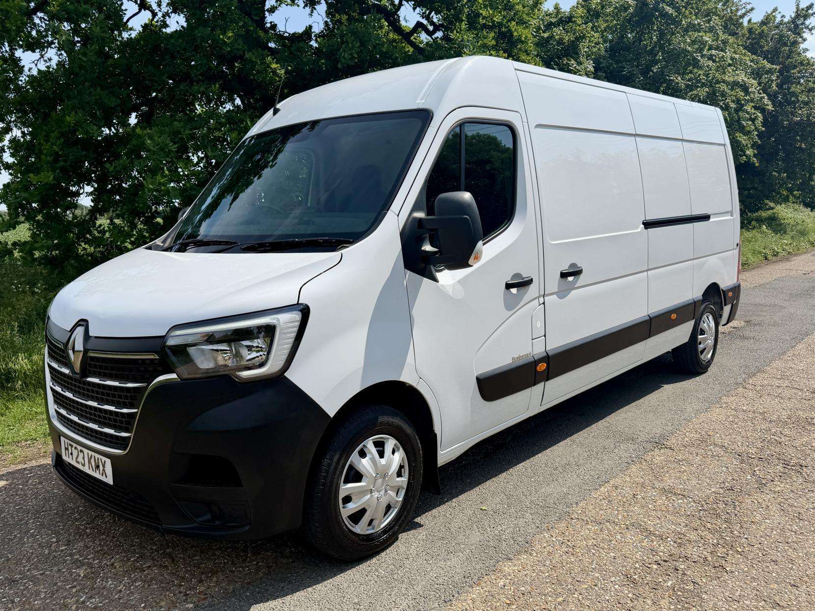 A 2023 RENAULT MASTER 2.3 dCi 35 Business+ Panel Van 4dr Diesel Manual FWD LWB Medium Roof Euro 6 (135 ps) A 2023 RENAULT MASTER 2.3 dCi 35 Business+ Panel Van 4dr Diesel Manual FWD LWB Medium Roof Euro 6 (135 ps)
