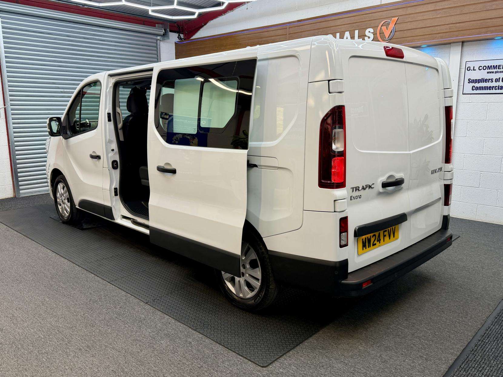 A 2024 RENAULT TRAFIC 2.0 dCi Blue LL30 Extra Crew Van Double Cab 6dr Diesel Manual L2 H1 Euro 6 (s/s) (150 ps) A 2024 RENAULT TRAFIC 2.0 dCi Blue LL30 Extra Crew Van Double Cab 6dr Diesel Manual L2 H1 Euro 6 (s/s) (150 ps)