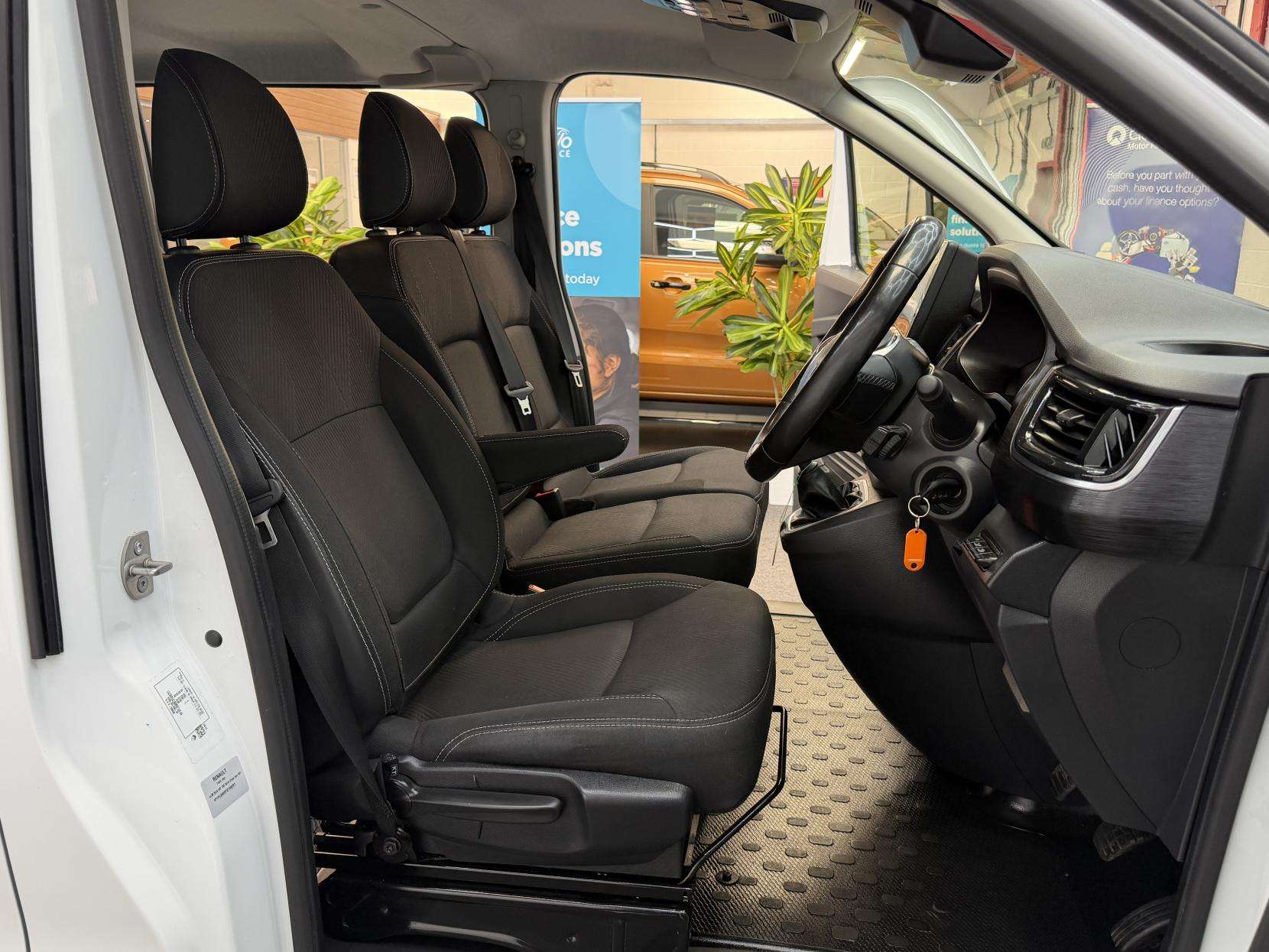 2024 RENAULT TRAFIC 2024 RENAULT TRAFIC
