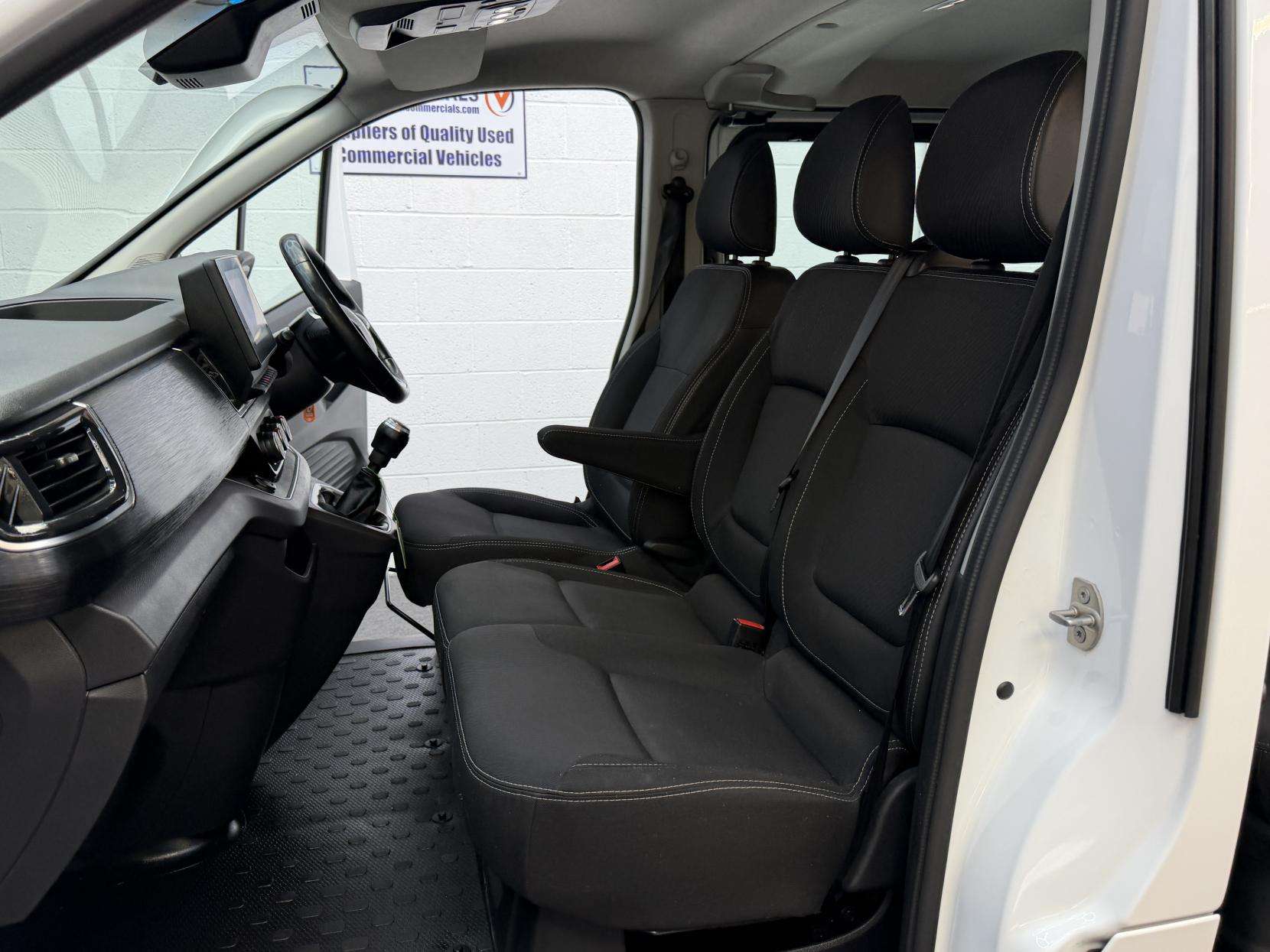 2024 RENAULT TRAFIC 2024 RENAULT TRAFIC