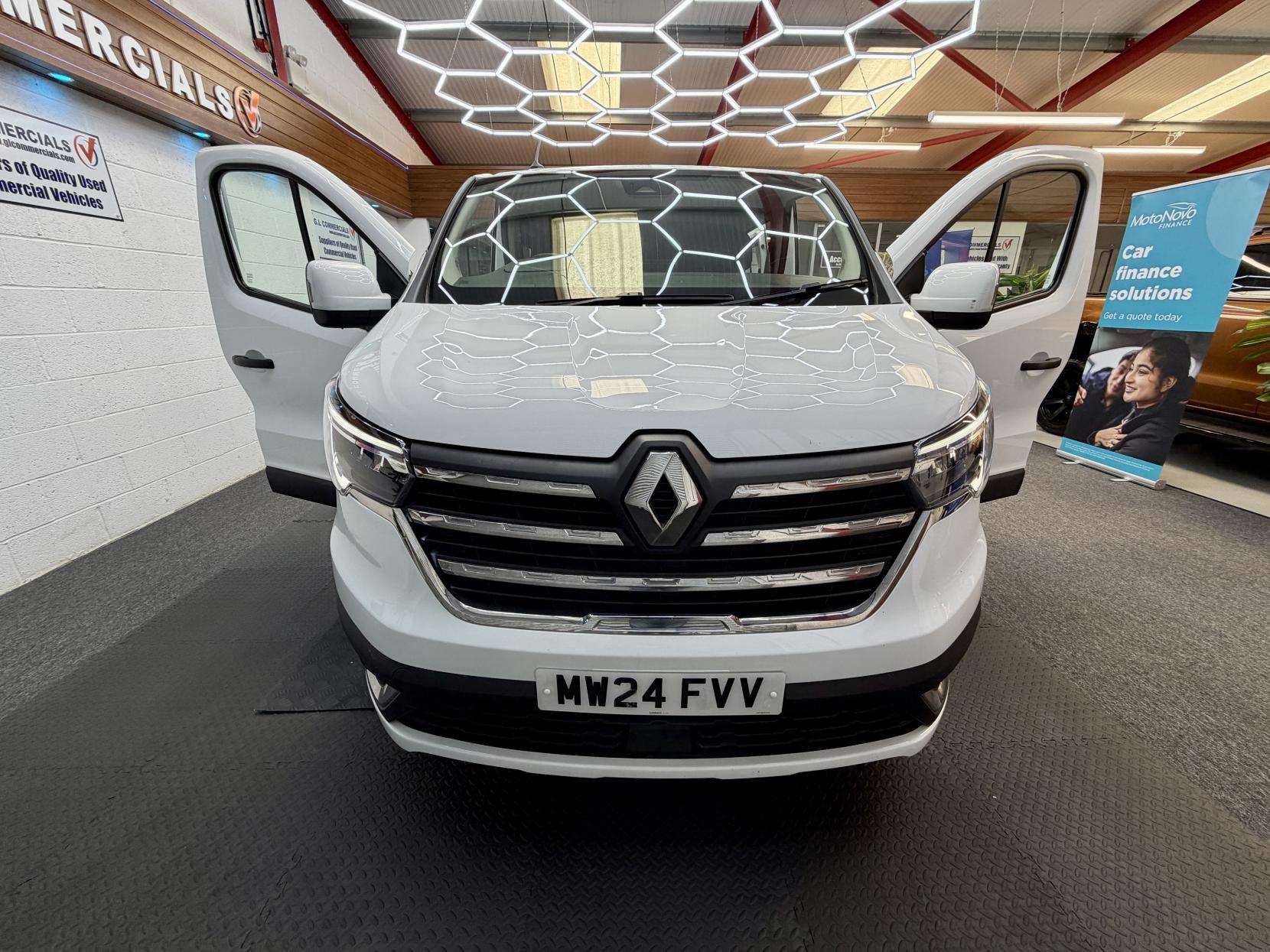 A 2024 RENAULT TRAFIC 2.0 dCi Blue LL30 Extra Crew Van Double Cab 6dr Diesel Manual L2 H1 Euro 6 (s/s) (150 ps) A 2024 RENAULT TRAFIC 2.0 dCi Blue LL30 Extra Crew Van Double Cab 6dr Diesel Manual L2 H1 Euro 6 (s/s) (150 ps)
