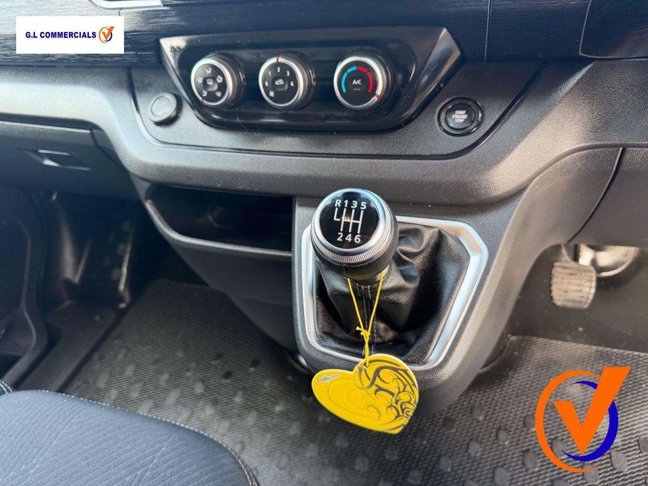 2024 RENAULT TRAFIC 2024 RENAULT TRAFIC