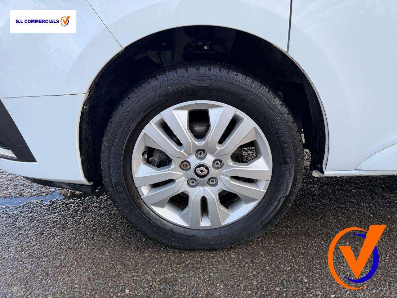2024 RENAULT TRAFIC 2024 RENAULT TRAFIC