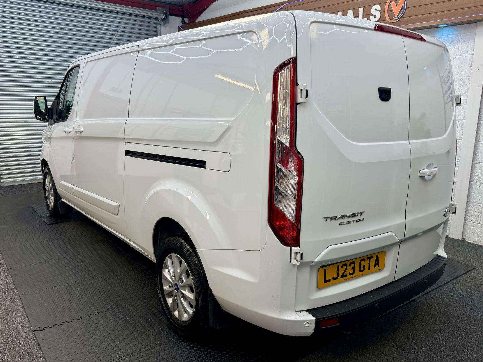 A 2023 FORD TRANSIT CUSTOM 2.0 300 EcoBlue Limited Panel Van 5dr Diesel Manual L2 H1 Euro 6 (s/s) (130 ps) A 2023 FORD TRANSIT CUSTOM 2.0 300 EcoBlue Limited Panel Van 5dr Diesel Manual L2 H1 Euro 6 (s/s) (130 ps)