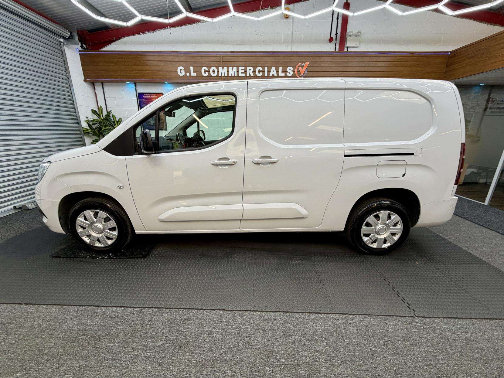 A 2023 VAUXHALL COMBO 1.5 Turbo D 2300 Pro Panel Van 6dr Diesel Manual L2 H1 Euro 6 (s/s) (100 ps) A 2023 VAUXHALL COMBO 1.5 Turbo D 2300 Pro Panel Van 6dr Diesel Manual L2 H1 Euro 6 (s/s) (100 ps)
