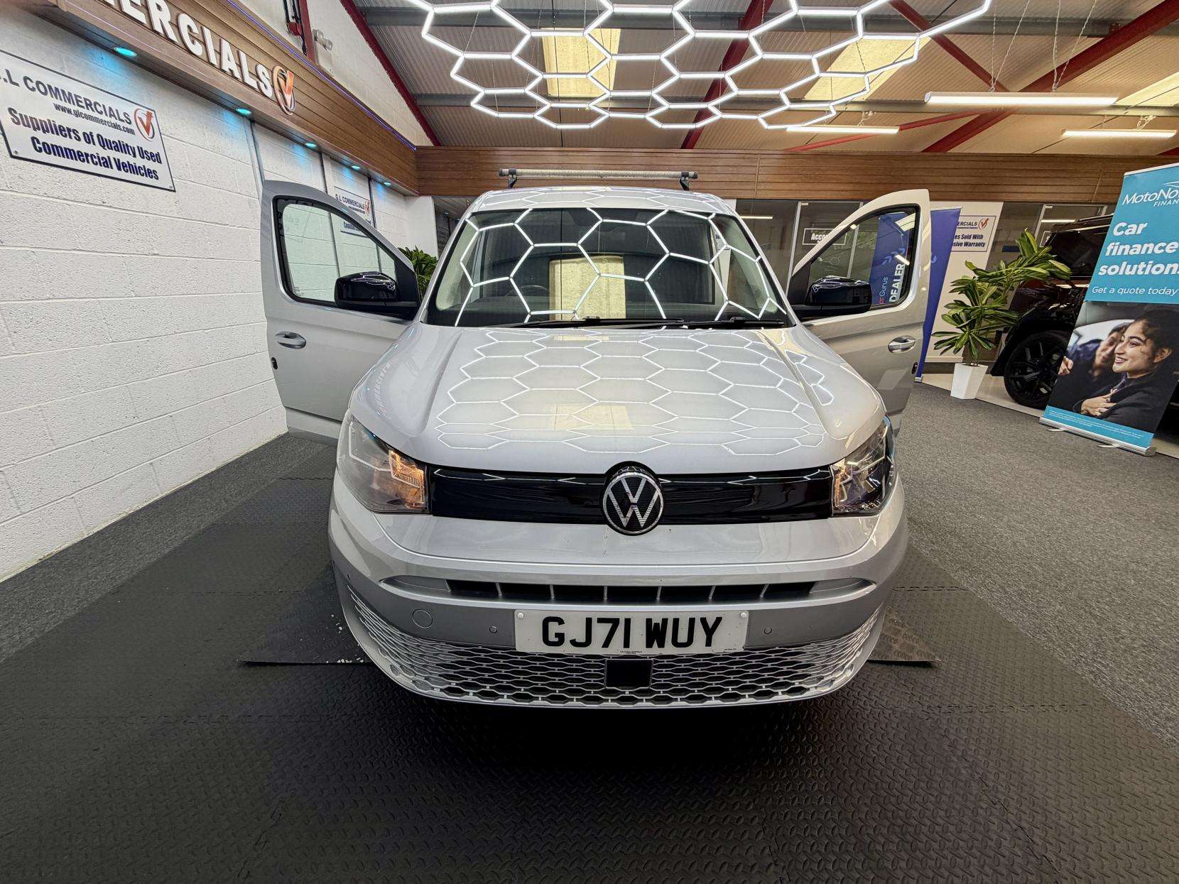 A 2021 VOLKSWAGEN CADDY MAXI 2.0 TDI C20 Commerce Pro Panel Van 6dr Diesel Manual LWB Euro 6 (s/s) (102 ps) A 2021 VOLKSWAGEN CADDY MAXI 2.0 TDI C20 Commerce Pro Panel Van 6dr Diesel Manual LWB Euro 6 (s/s) (102 ps)