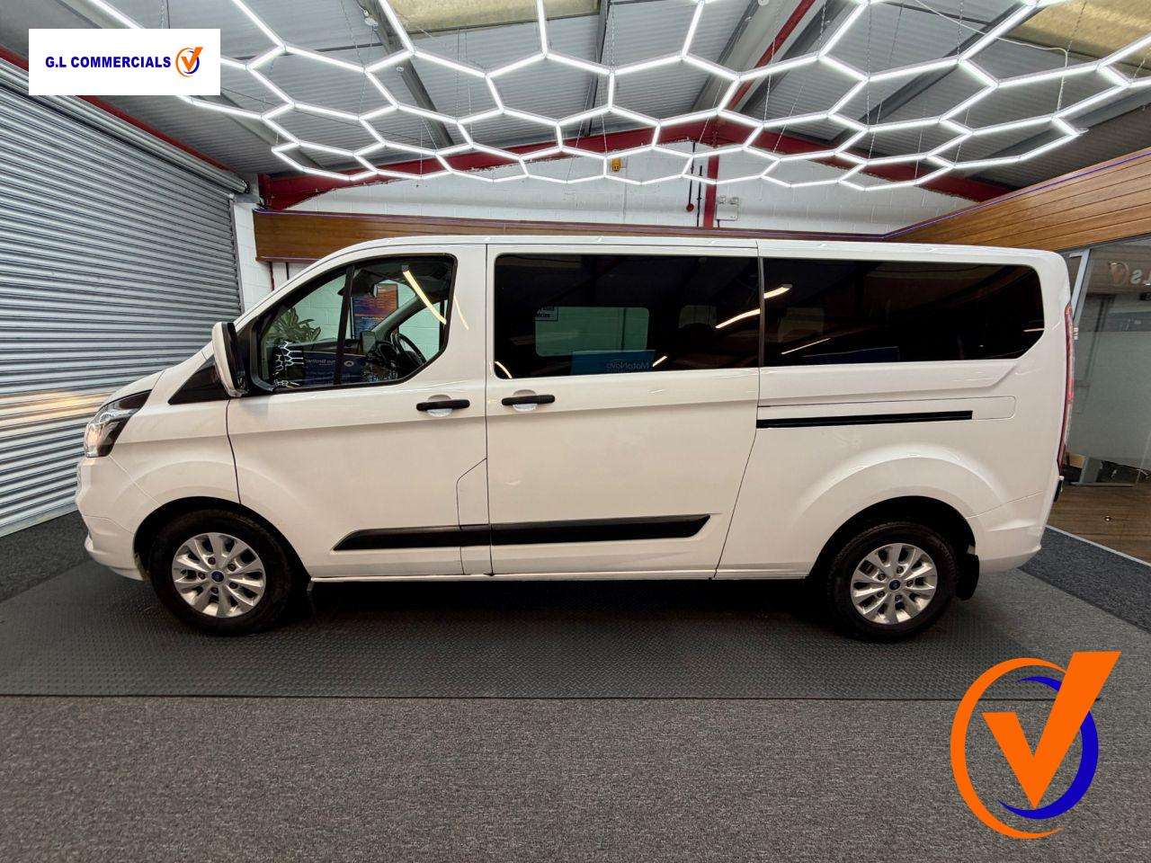 A 2023 FORD TRANSIT CUSTOM 2.0 320 EcoBlue Trend Kombi Double Cab 5dr Diesel Auto L2 H1 Euro 6 (s/s) (130 ps) A 2023 FORD TRANSIT CUSTOM 2.0 320 EcoBlue Trend Kombi Double Cab 5dr Diesel Auto L2 H1 Euro 6 (s/s) (130 ps)