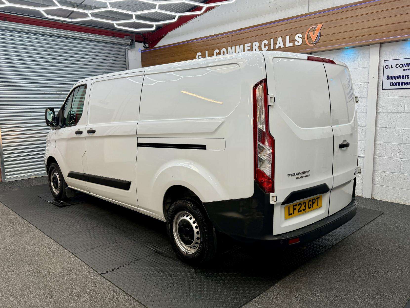 A 2023 FORD TRANSIT CUSTOM 2.0 300 EcoBlue Leader Panel Van 5dr Diesel Manual L2 H1 Euro 6 (s/s) (130 ps) A 2023 FORD TRANSIT CUSTOM 2.0 300 EcoBlue Leader Panel Van 5dr Diesel Manual L2 H1 Euro 6 (s/s) (130 ps)