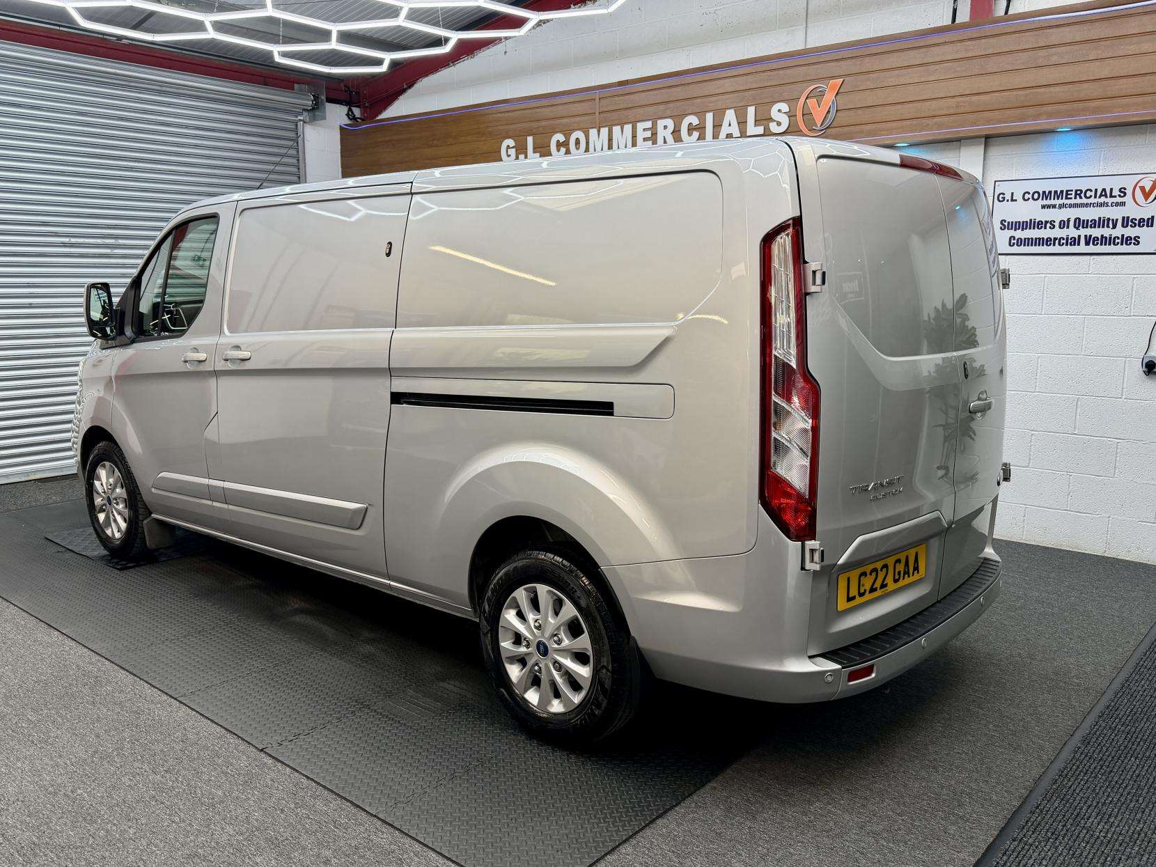 A 2022 FORD TRANSIT CUSTOM 2.0 300 EcoBlue Limited Panel Van 5dr Diesel Manual L2 H1 Euro 6 (s/s) (130 ps) A 2022 FORD TRANSIT CUSTOM 2.0 300 EcoBlue Limited Panel Van 5dr Diesel Manual L2 H1 Euro 6 (s/s) (130 ps)