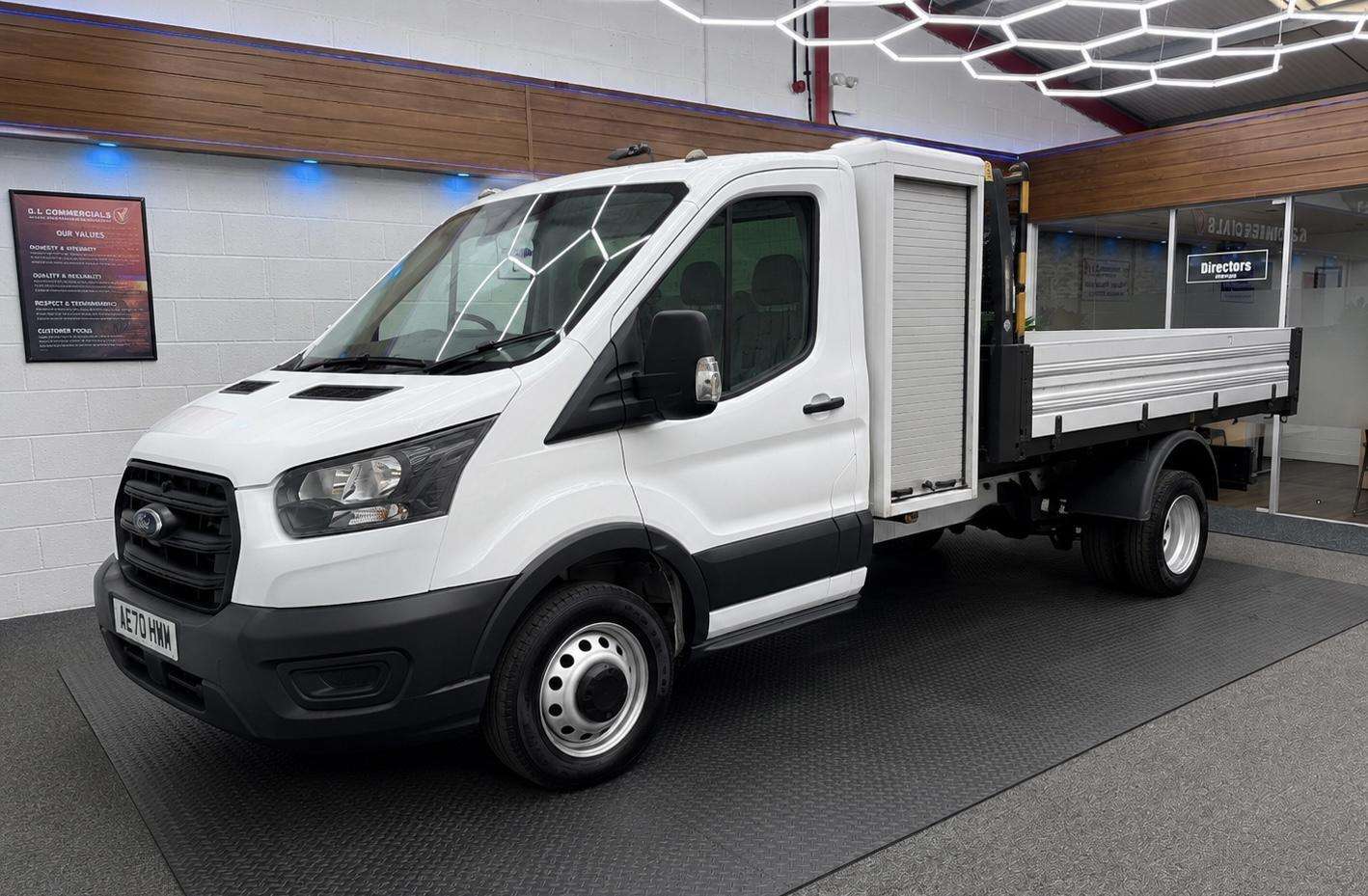A 2020 FORD TRANSIT 2.0 350 EcoBlue Leader Tipper 2dr Diesel Manual RWD L2 Euro 6 (s/s) (1-Stop) (130 ps) A 2020 FORD TRANSIT 2.0 350 EcoBlue Leader Tipper 2dr Diesel Manual RWD L2 Euro 6 (s/s) (1-Stop) (130 ps)