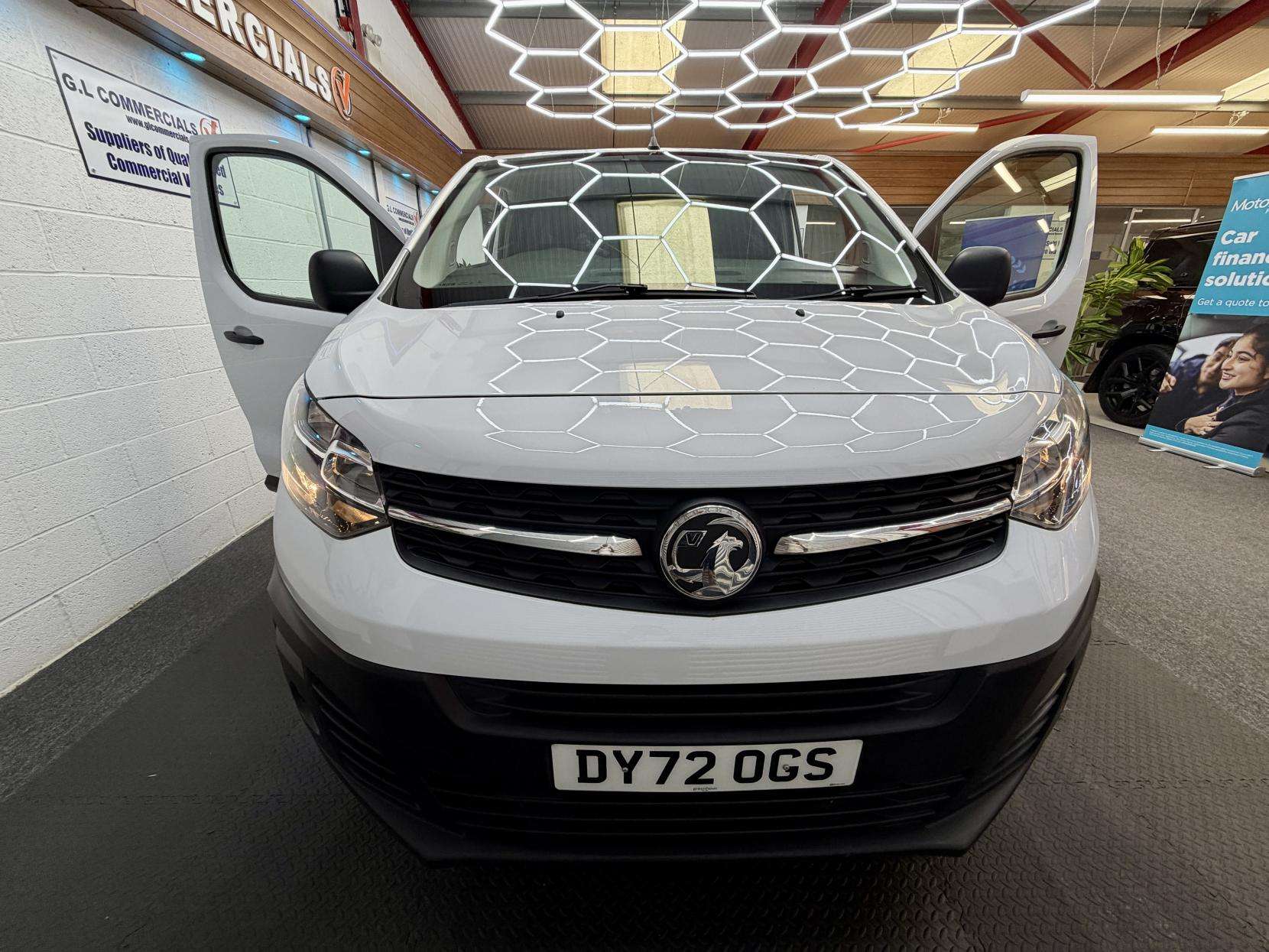 A 2022 VAUXHALL VIVARO 1.5 Turbo D 2900 Dynamic Panel Van 6dr Diesel Manual L2 H1 Euro 6 (s/s) (100 ps) A 2022 VAUXHALL VIVARO 1.5 Turbo D 2900 Dynamic Panel Van 6dr Diesel Manual L2 H1 Euro 6 (s/s) (100 ps)