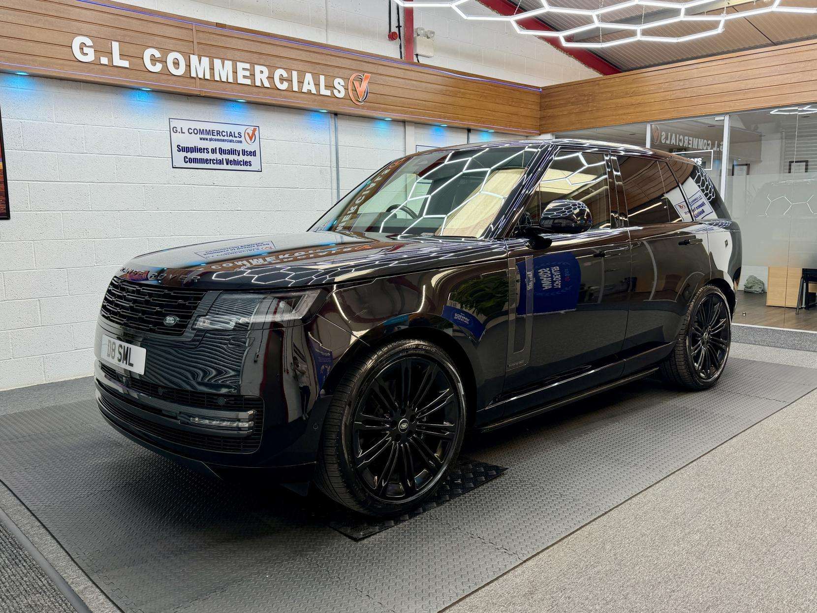 A 2025 LAND ROVER DEFENDER V8 A 2025 LAND ROVER DEFENDER V8