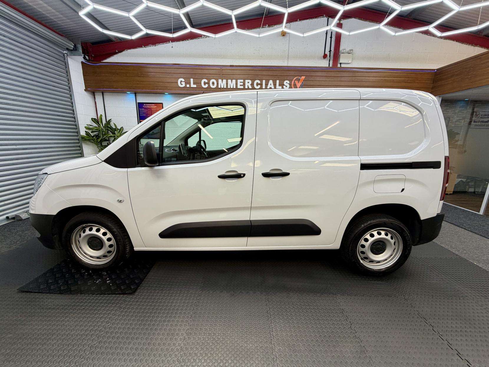 A 2023 VAUXHALL COMBO 1.5 Turbo D 2300 Prime Panel Van 5dr Diesel Manual L1 H1 Euro 6 (s/s) (100 ps) A 2023 VAUXHALL COMBO 1.5 Turbo D 2300 Prime Panel Van 5dr Diesel Manual L1 H1 Euro 6 (s/s) (100 ps)