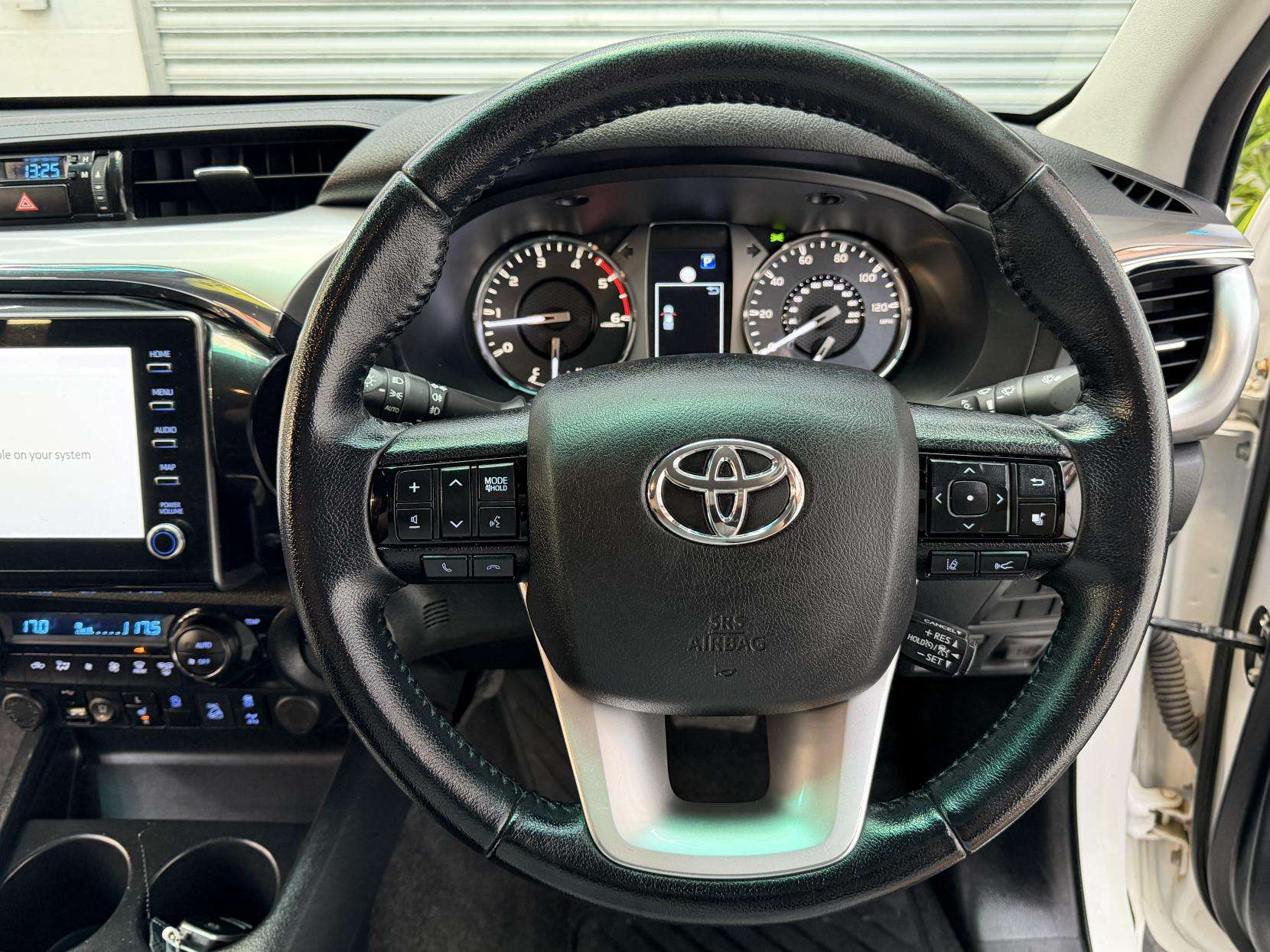 2023 TOYOTA HILUX 2023 TOYOTA HILUX