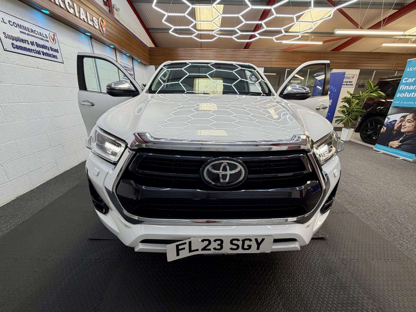 A 2023 TOYOTA HILUX A 2023 TOYOTA HILUX