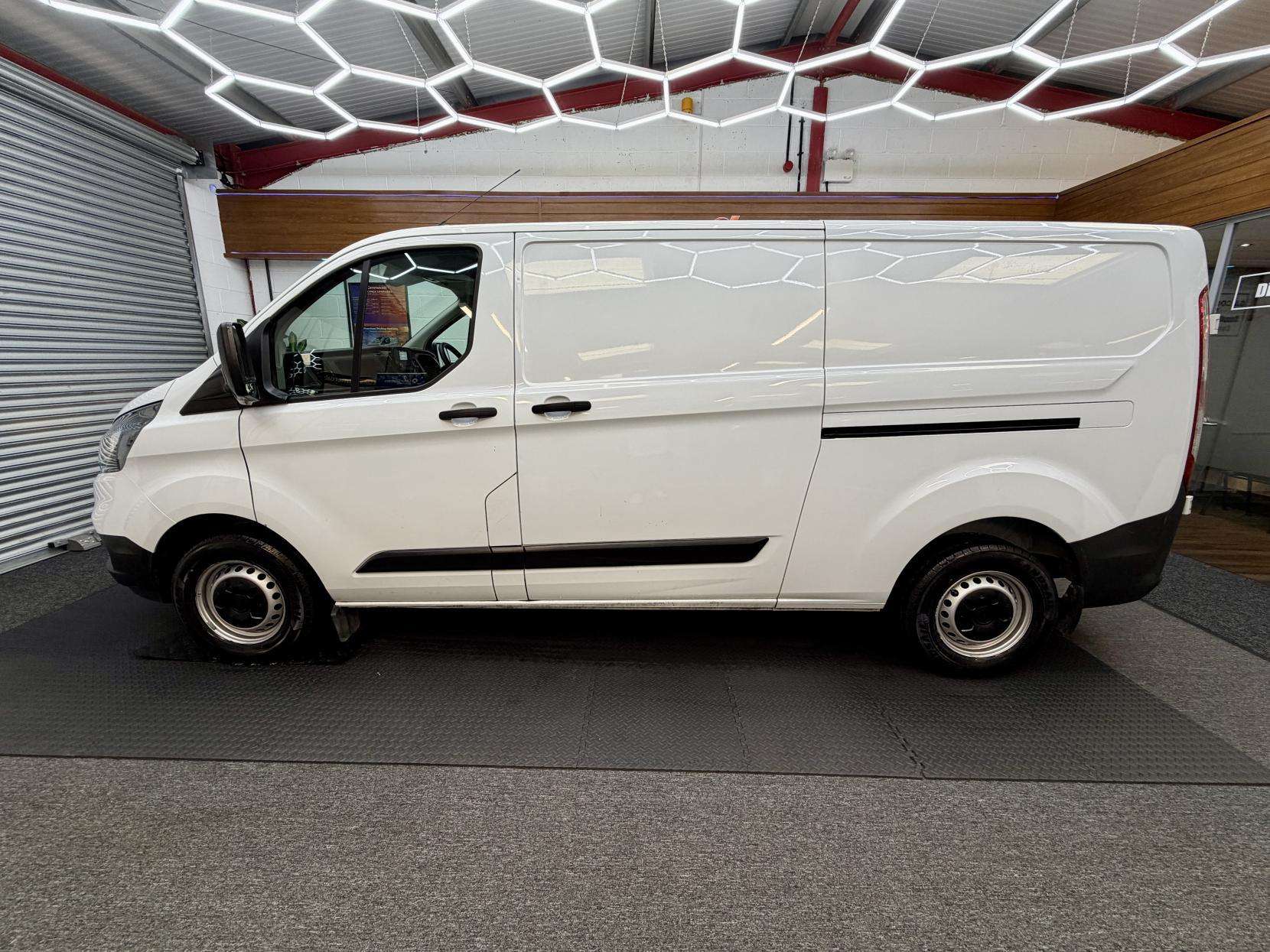 A 2023 FORD TRANSIT CUSTOM 2.0 300 EcoBlue Leader Panel Van 5dr Diesel Manual L2 H1 Euro 6 (s/s) (130 ps) A 2023 FORD TRANSIT CUSTOM 2.0 300 EcoBlue Leader Panel Van 5dr Diesel Manual L2 H1 Euro 6 (s/s) (130 ps)
