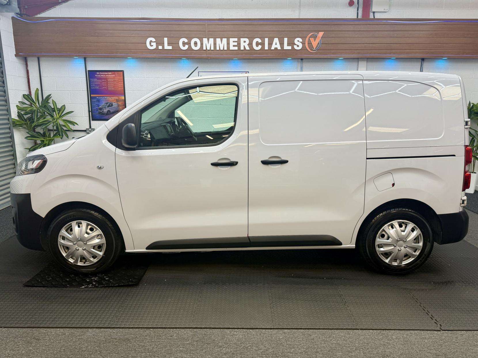 A 2022 CITROEN DISPATCH 1.5 BlueHDi 1000 Enterprise Pro XS Panel Van 6dr Diesel Manual FWD 1 Euro 6 (s/s) (100 ps) A 2022 CITROEN DISPATCH 1.5 BlueHDi 1000 Enterprise Pro XS Panel Van 6dr Diesel Manual FWD 1 Euro 6 (s/s) (100 ps)