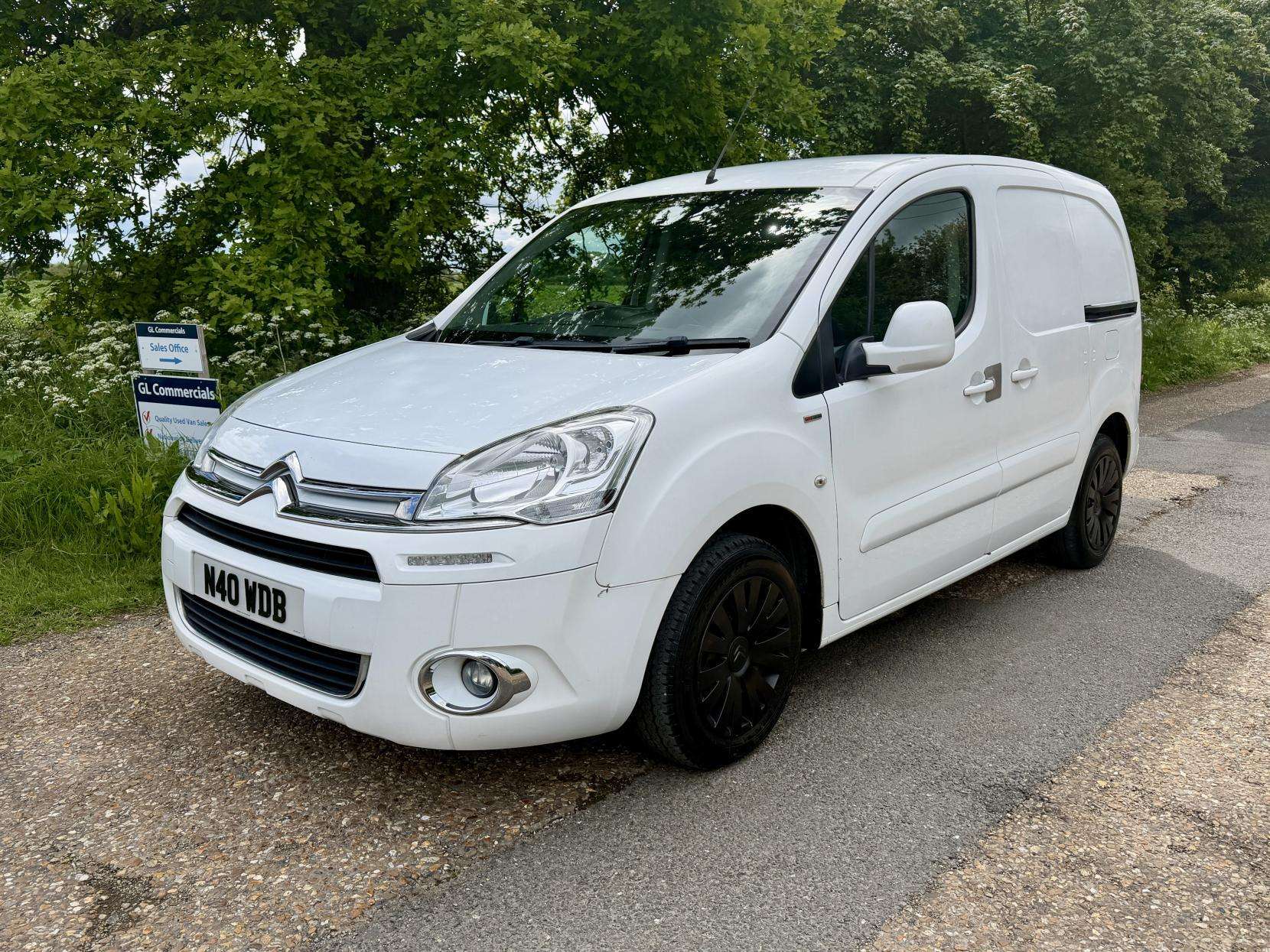 A 2014 CITROEN BERLINGO 1.6 HDi 625 Enterprise Panel Van 5dr Diesel Manual L1 (Euro 5) (133 g/km, 75 bhp) A 2014 CITROEN BERLINGO 1.6 HDi 625 Enterprise Panel Van 5dr Diesel Manual L1 (Euro 5) (133 g/km, 75 bhp)