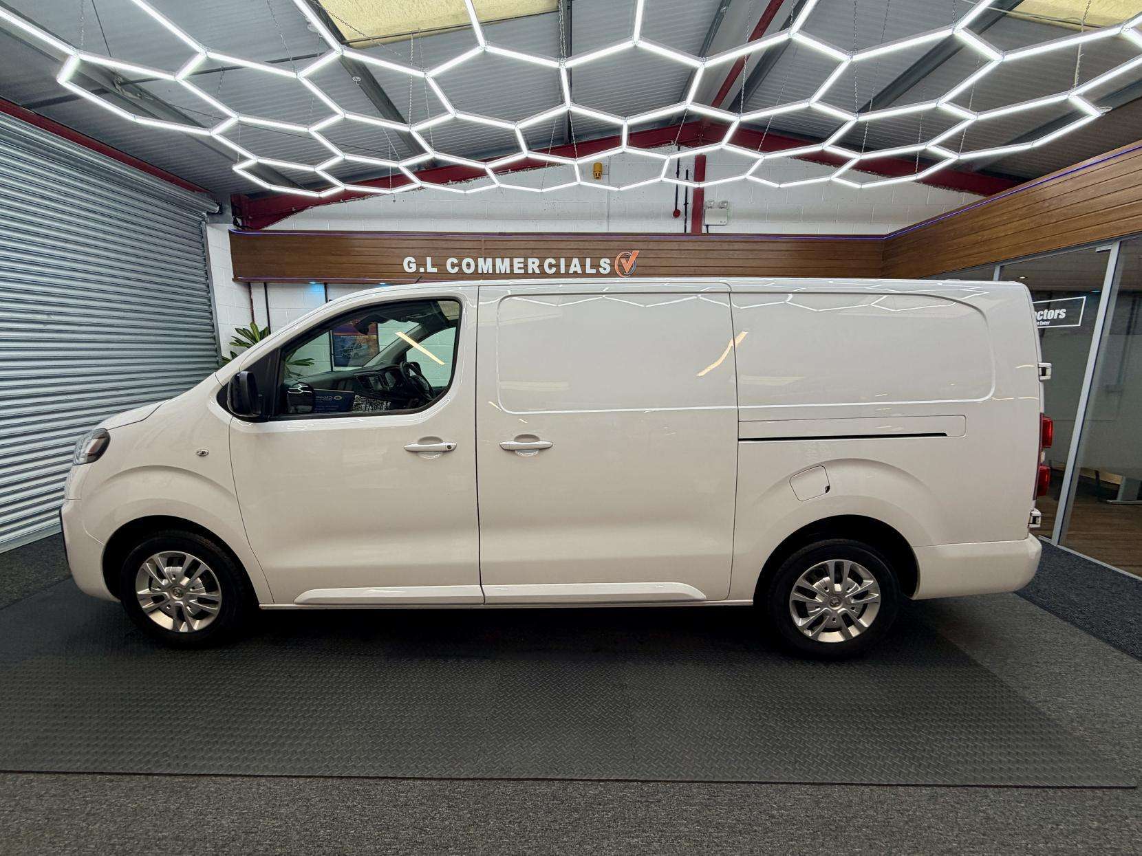 A 2022 VAUXHALL VIVARO 1.5 Turbo D 2900 Sportive Panel Van 6dr Diesel Manual L2 H1 Euro 6 (s/s) (100 ps) A 2022 VAUXHALL VIVARO 1.5 Turbo D 2900 Sportive Panel Van 6dr Diesel Manual L2 H1 Euro 6 (s/s) (100 ps)