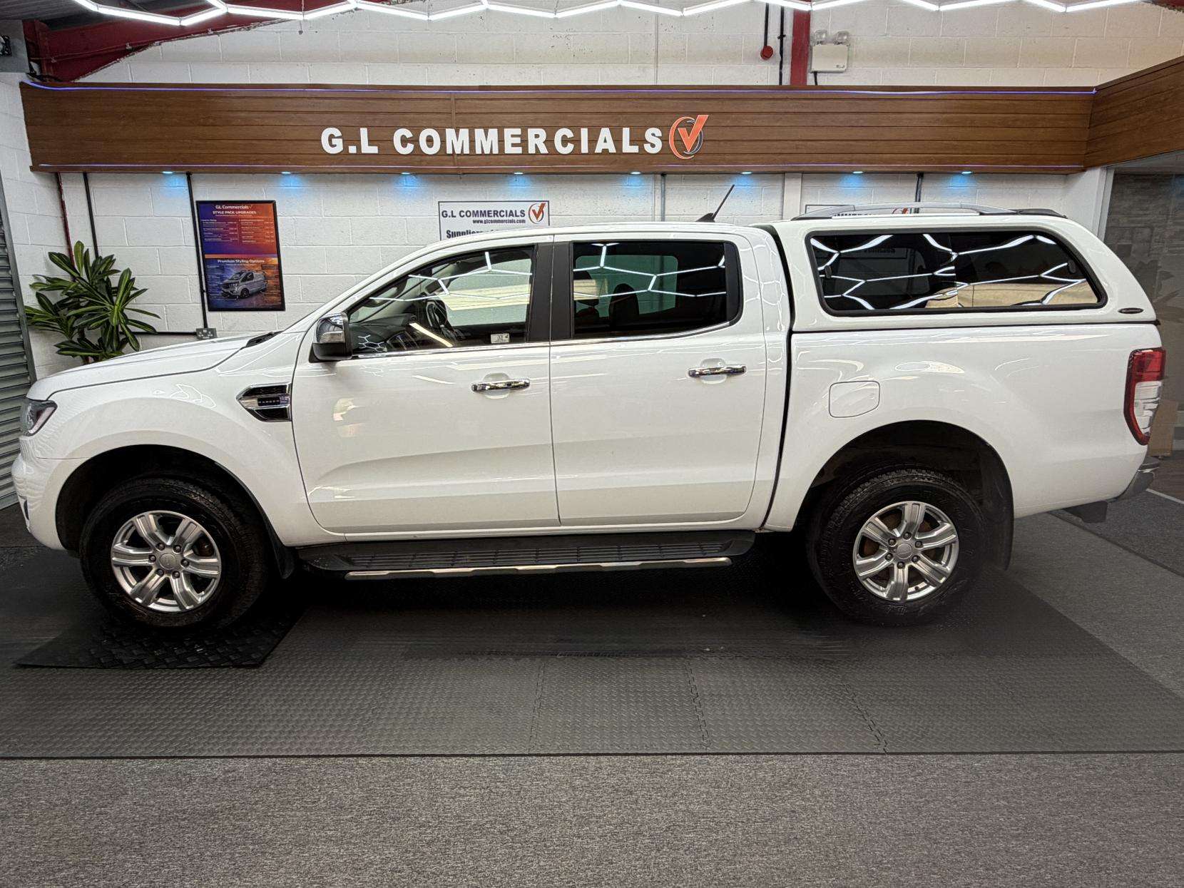 A 2022 FORD RANGER 2.0 EcoBlue Limited Pickup Double Cab 4dr Diesel Auto 4WD Euro 6 (s/s) (170 ps) A 2022 FORD RANGER 2.0 EcoBlue Limited Pickup Double Cab 4dr Diesel Auto 4WD Euro 6 (s/s) (170 ps)