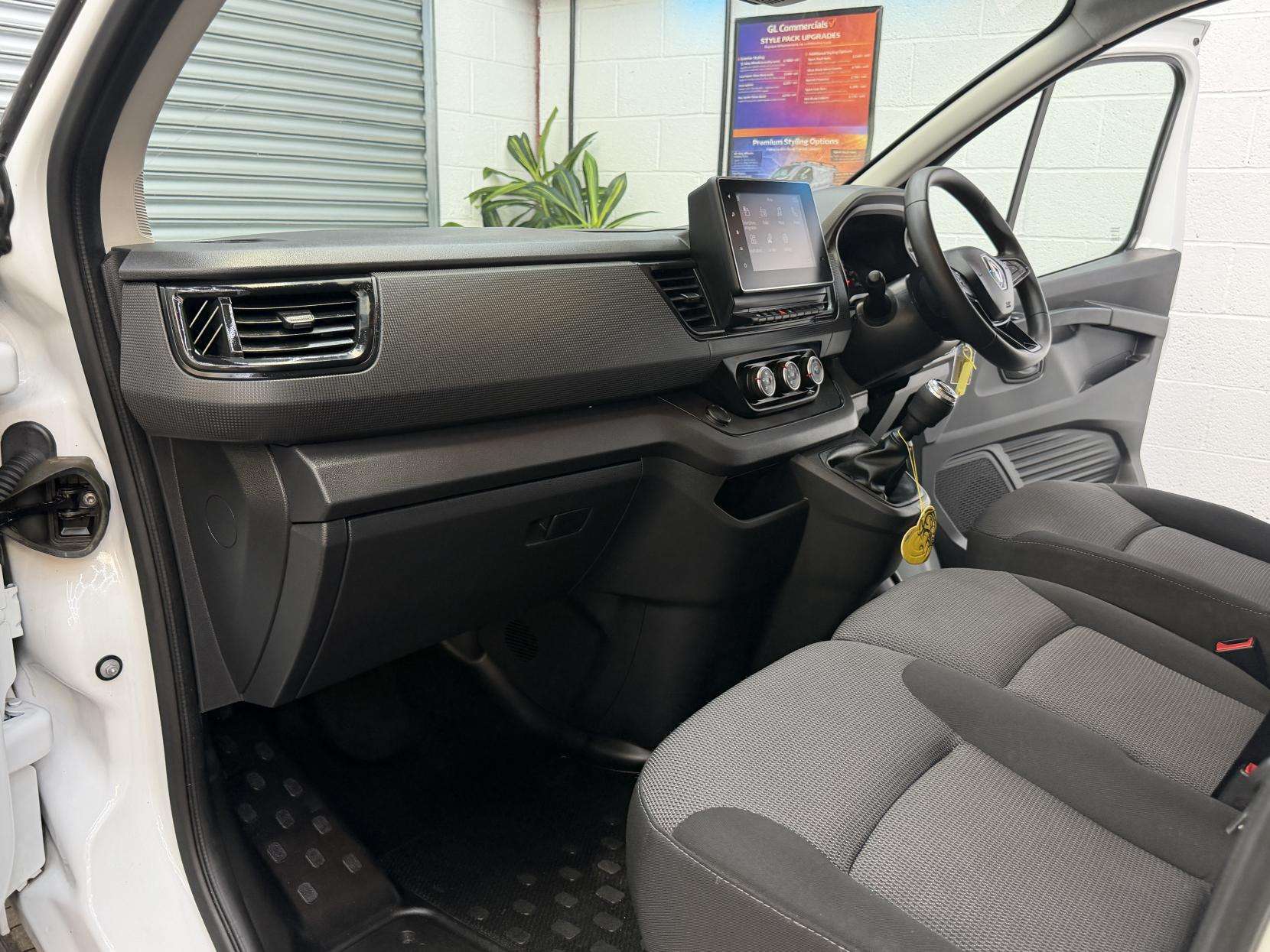 2023 RENAULT TRAFIC 2023 RENAULT TRAFIC