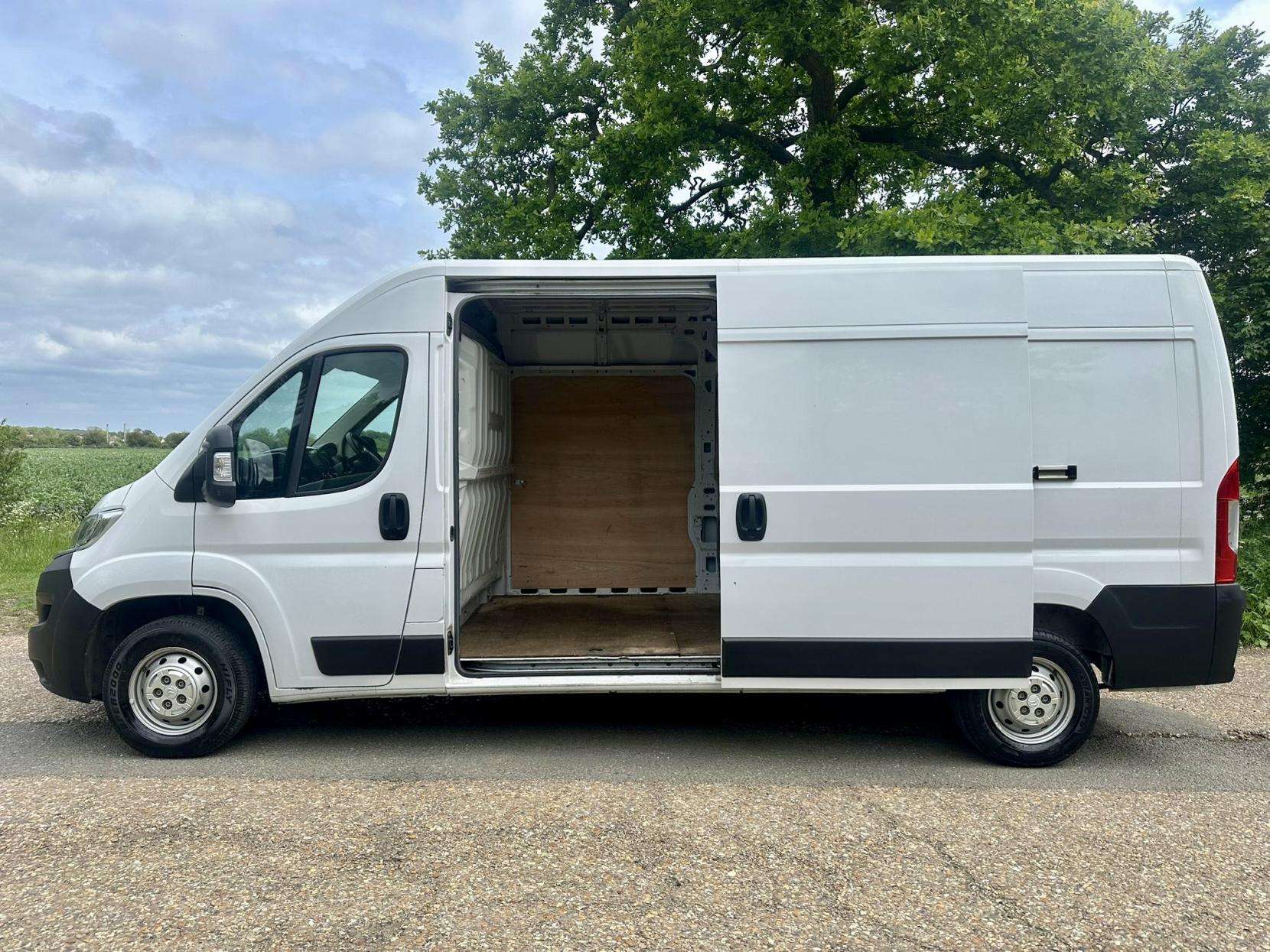 A 2023 CITROEN RELAY 2.2 BlueHDi 35 Enterprise Edition Panel Van 5dr Diesel Manual L3 High Roof Euro 6 (s/s) (140 ps) A 2023 CITROEN RELAY 2.2 BlueHDi 35 Enterprise Edition Panel Van 5dr Diesel Manual L3 High Roof Euro 6 (s/s) (140 ps)