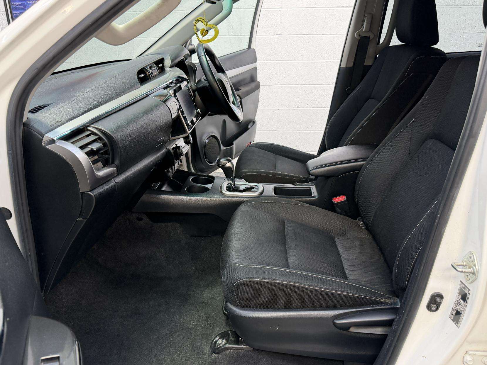 2022 TOYOTA HILUX 2022 TOYOTA HILUX