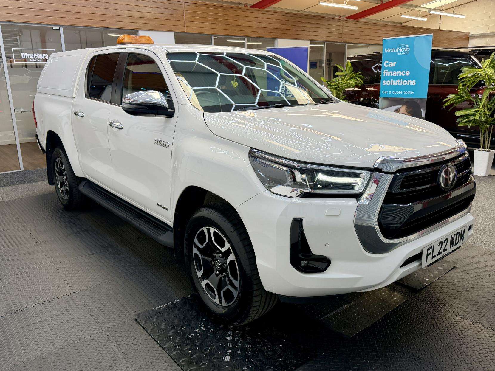 A 2022 TOYOTA HILUX 2.4 D-4D Invincible Pickup Double Cab 4dr Diesel Auto 4WD Euro 6 (s/s) (150 ps) A 2022 TOYOTA HILUX 2.4 D-4D Invincible Pickup Double Cab 4dr Diesel Auto 4WD Euro 6 (s/s) (150 ps)