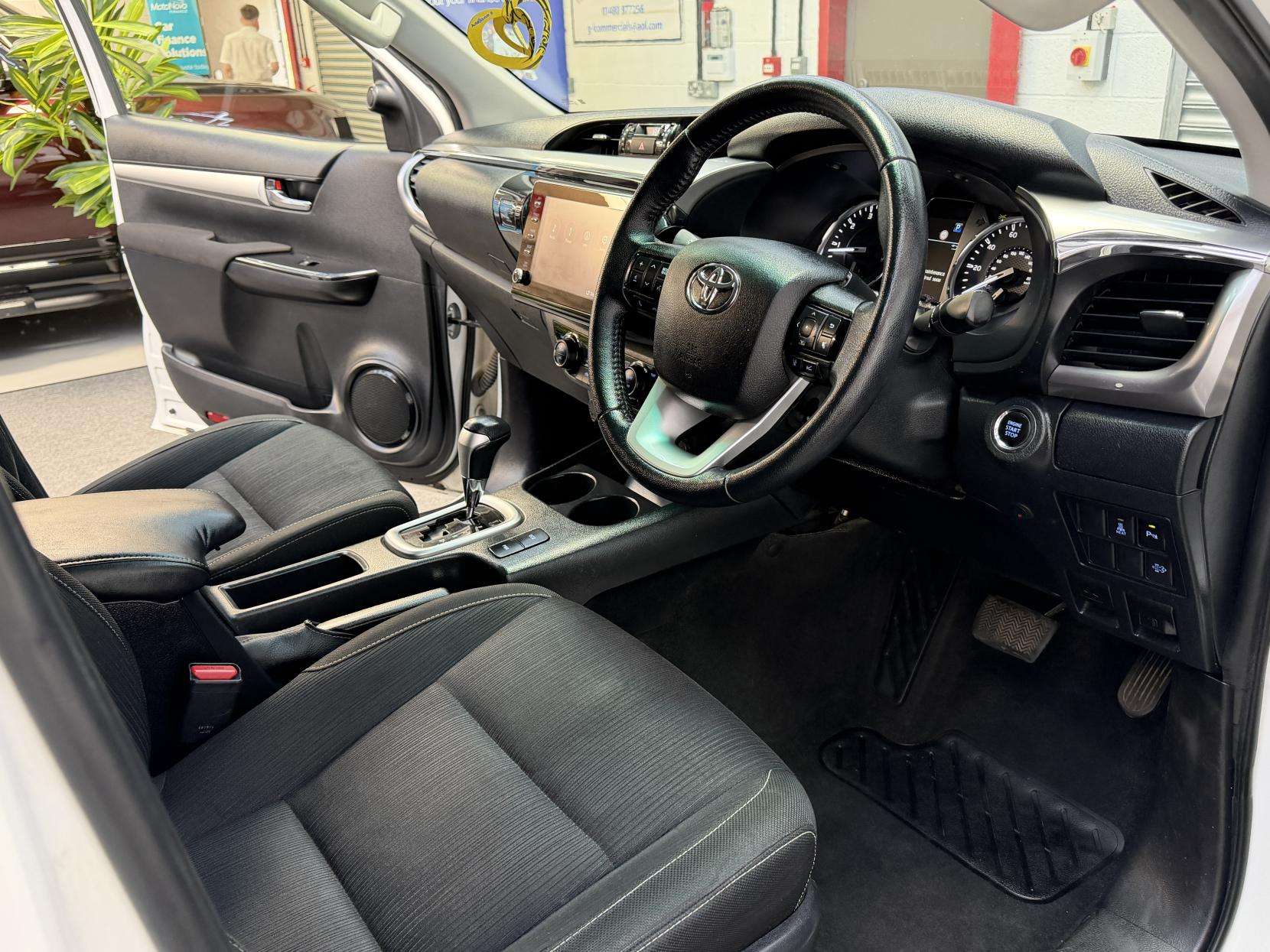 2022 TOYOTA HILUX 2022 TOYOTA HILUX