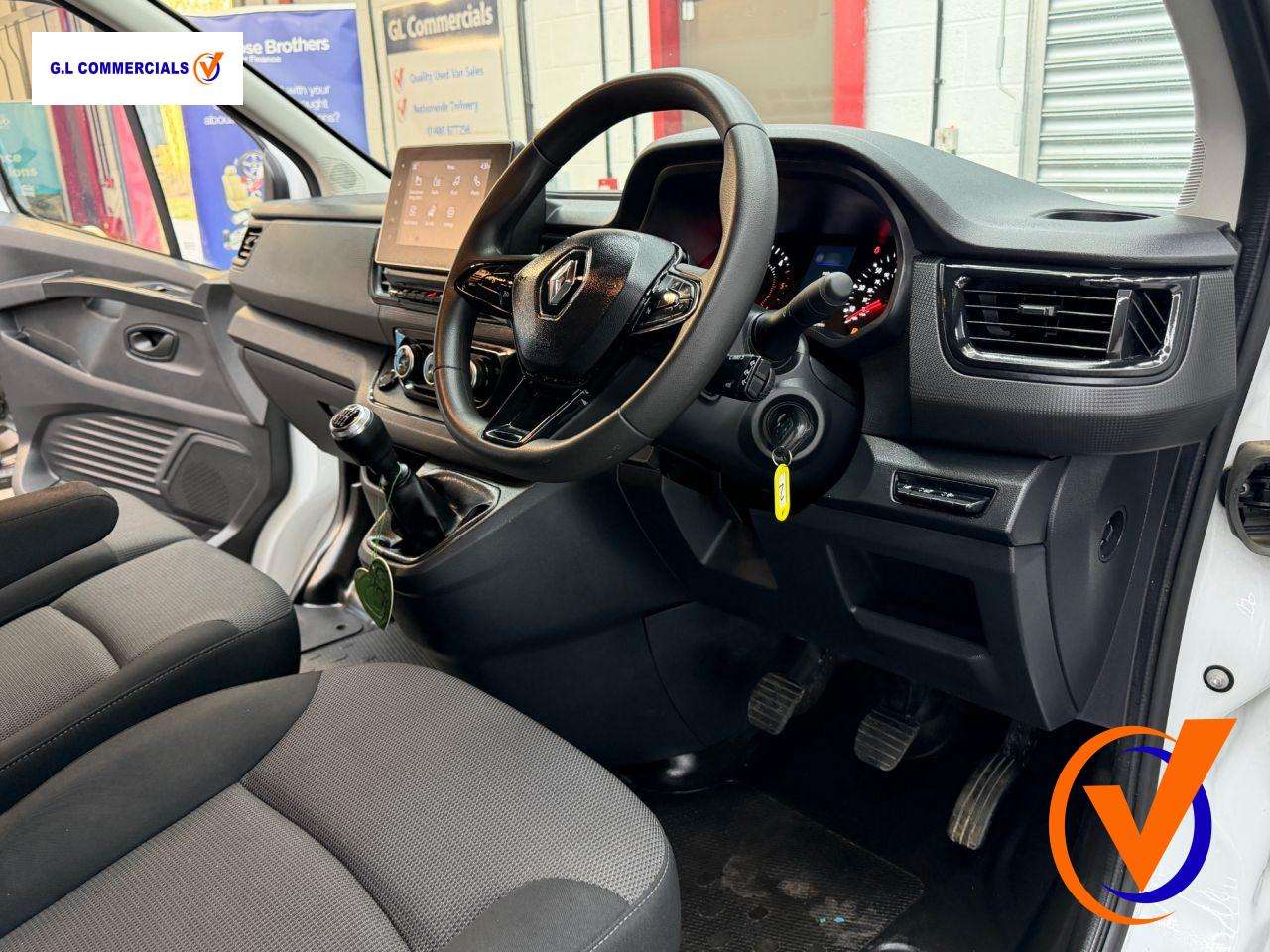 2024 RENAULT TRAFIC 2024 RENAULT TRAFIC