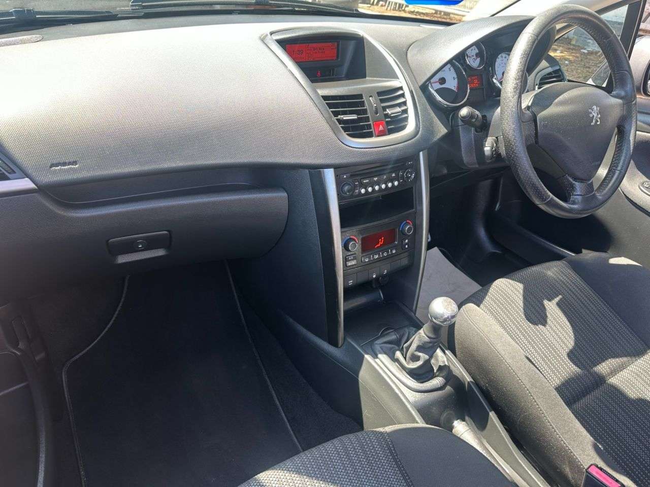 2011 PEUGEOT 207 2011 PEUGEOT 207