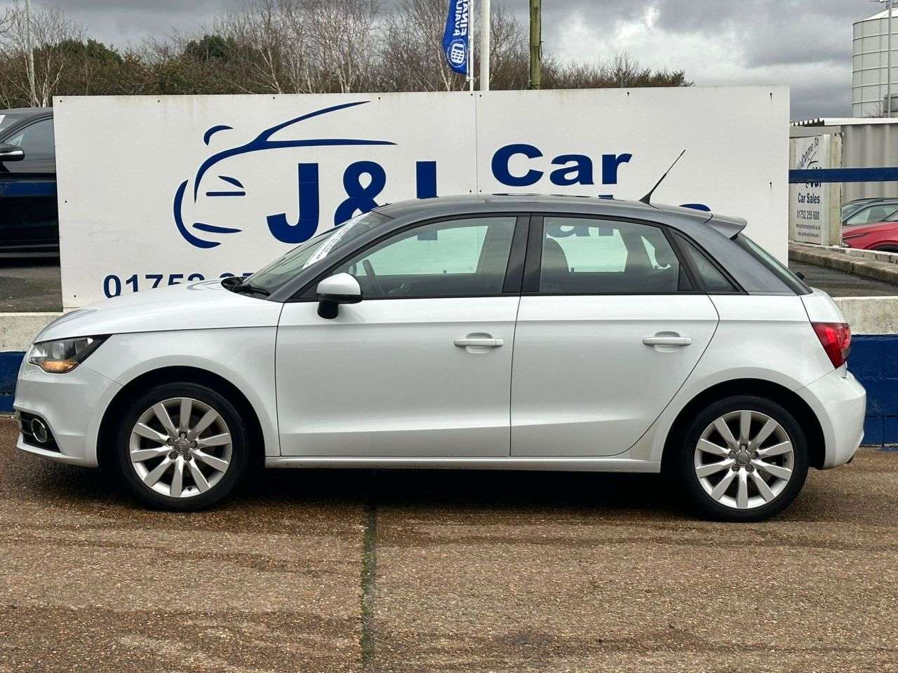 A 2013 AUDI A1 1.4 TFSI Sport Sportback 5dr Petrol Manual Euro 5 (s/s) (122 ps) GREAT SERV A 2013 AUDI A1 1.4 TFSI Sport Sportback 5dr Petrol Manual Euro 5 (s/s) (122 ps) GREAT SERV