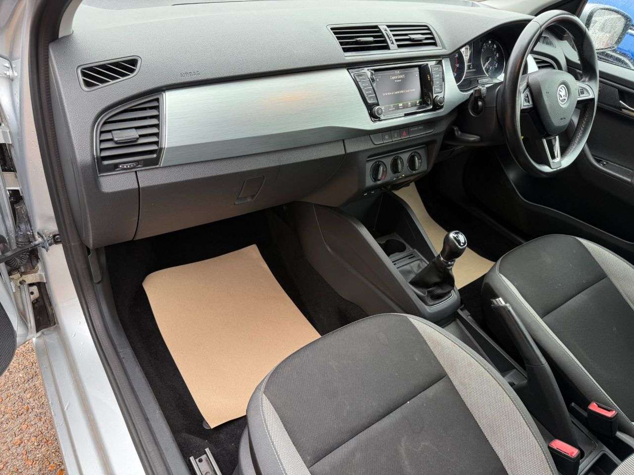 2015 SKODA FABIA 2015 SKODA FABIA