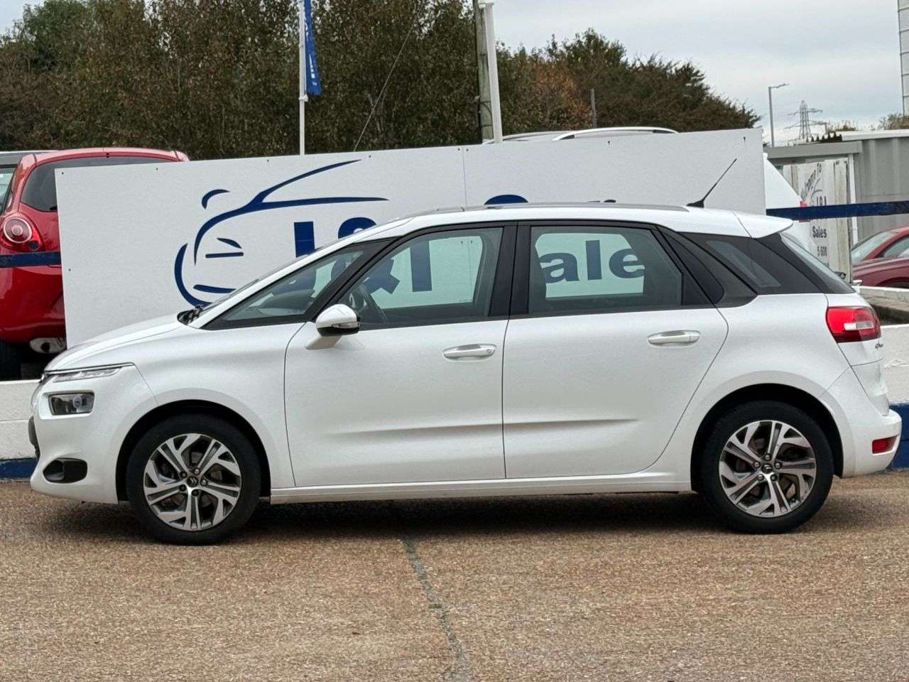 A 2016 CITROEN C4 PICASSO 1.6 BlueHDi Selection MPV 5dr Diesel Manual Euro 6 (s/s) (120 ps) GREAT SER A 2016 CITROEN C4 PICASSO 1.6 BlueHDi Selection MPV 5dr Diesel Manual Euro 6 (s/s) (120 ps) GREAT SER